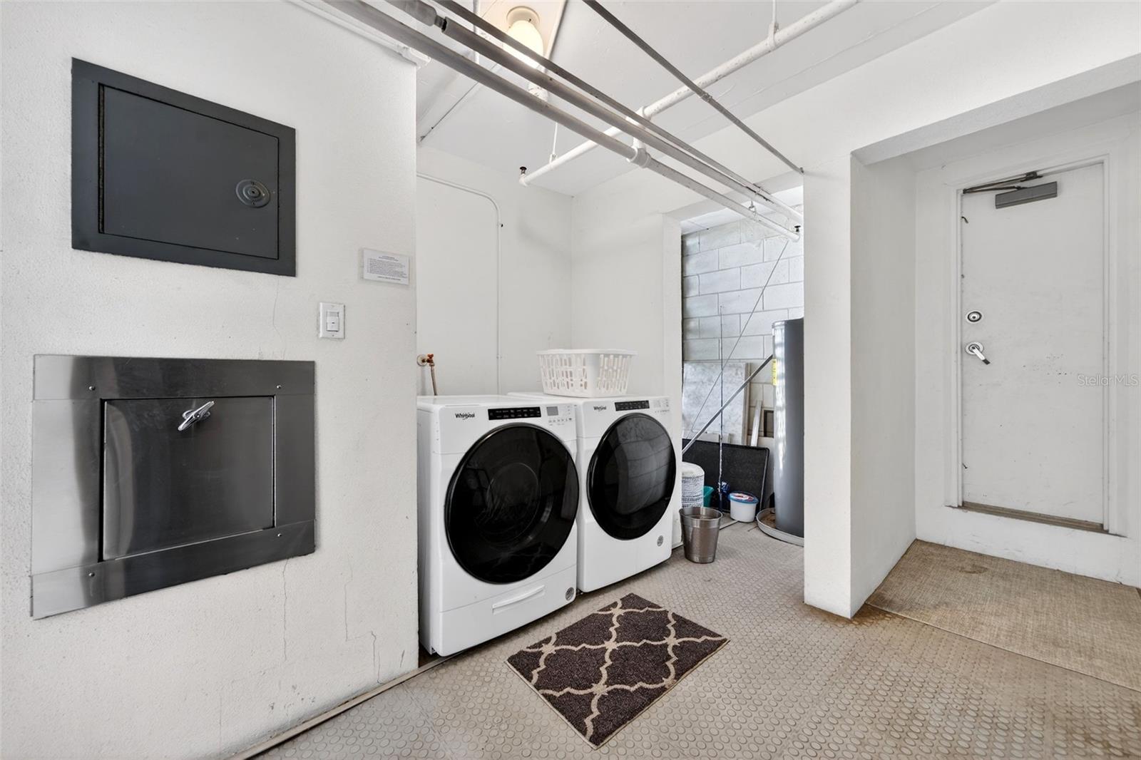 EMBASSY HOUSE - Residential