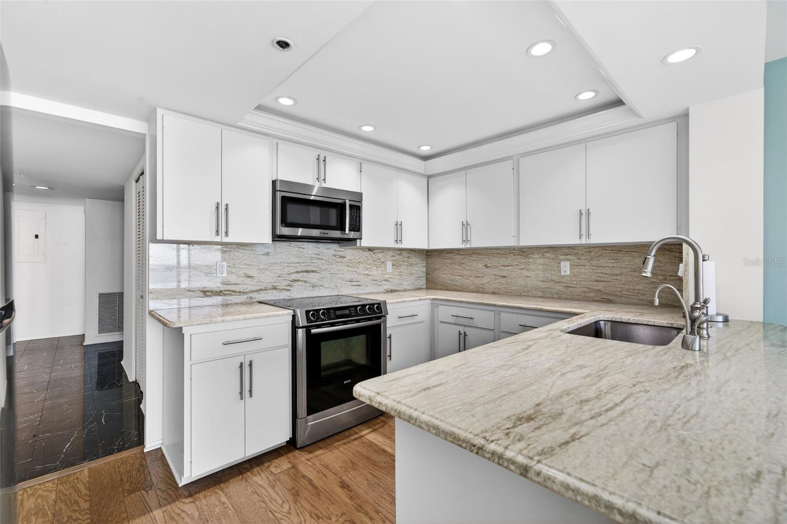 EMBASSY HOUSE - Residential