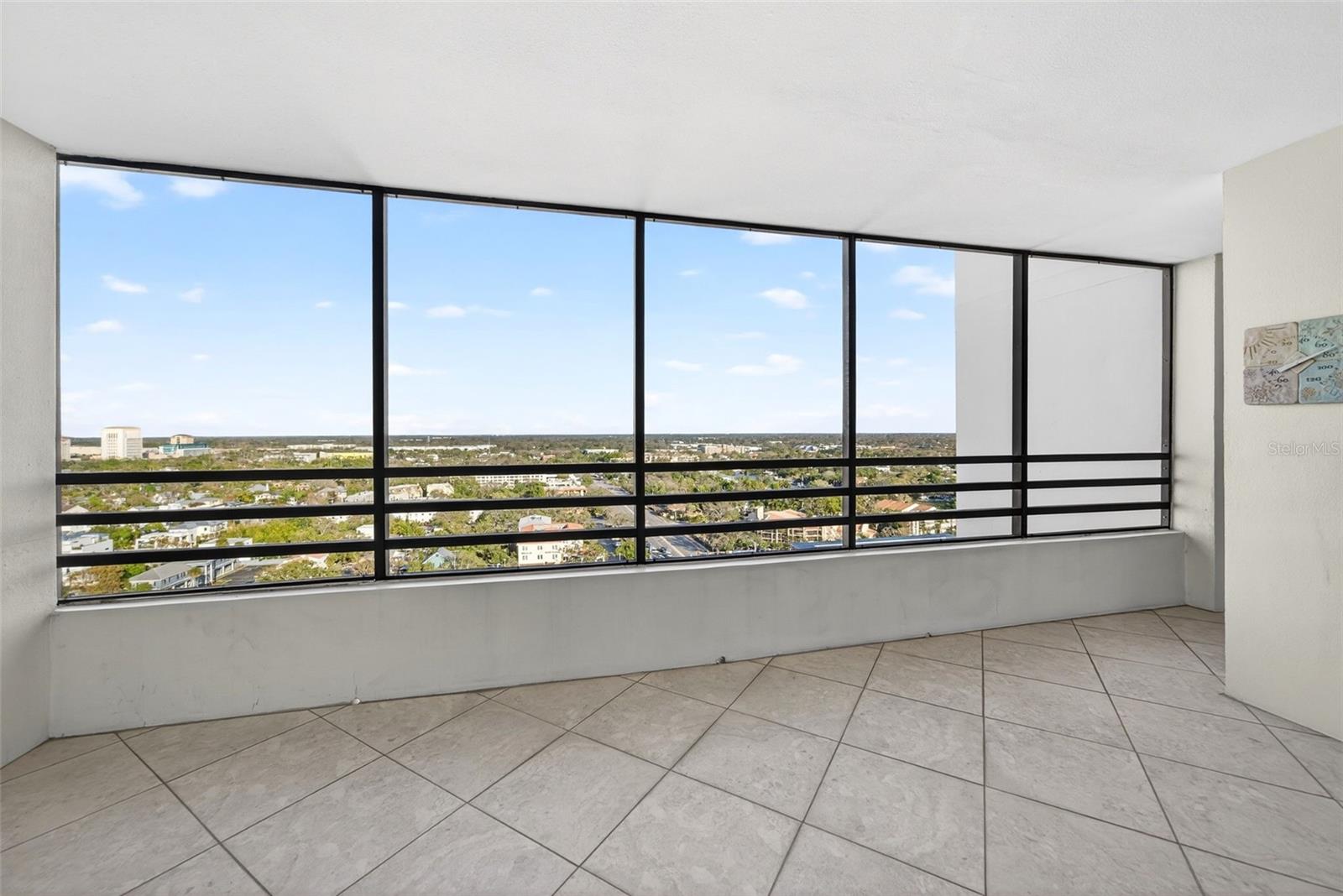 EMBASSY HOUSE - Residential