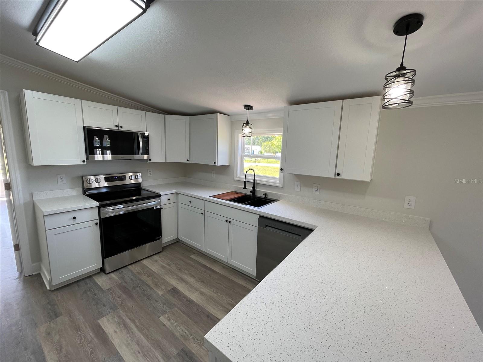 7631 GLEN MEADOW DRIVE
