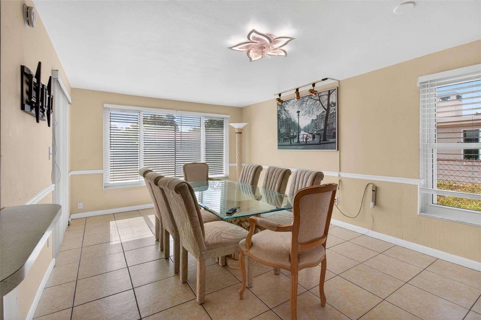 BEACON SQUARE - Residential