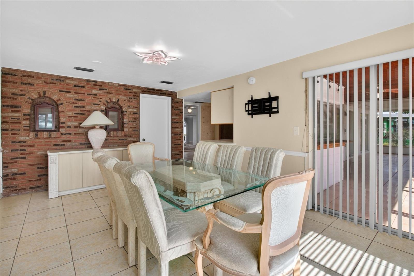 BEACON SQUARE - Residential