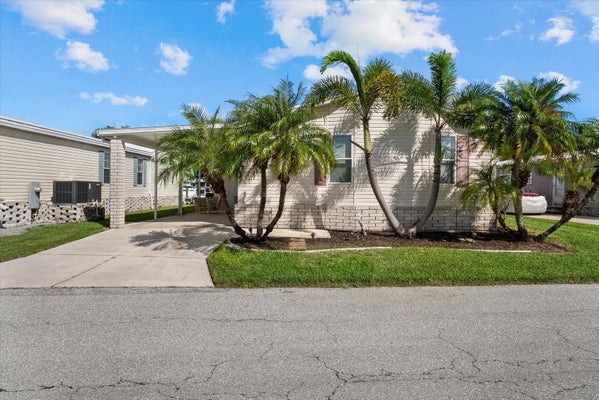 636 BLACKBURN BLVD, NORTH PORT, FL 34287 - Image a9840facbb74db043039bc8233f634cf/3341533191