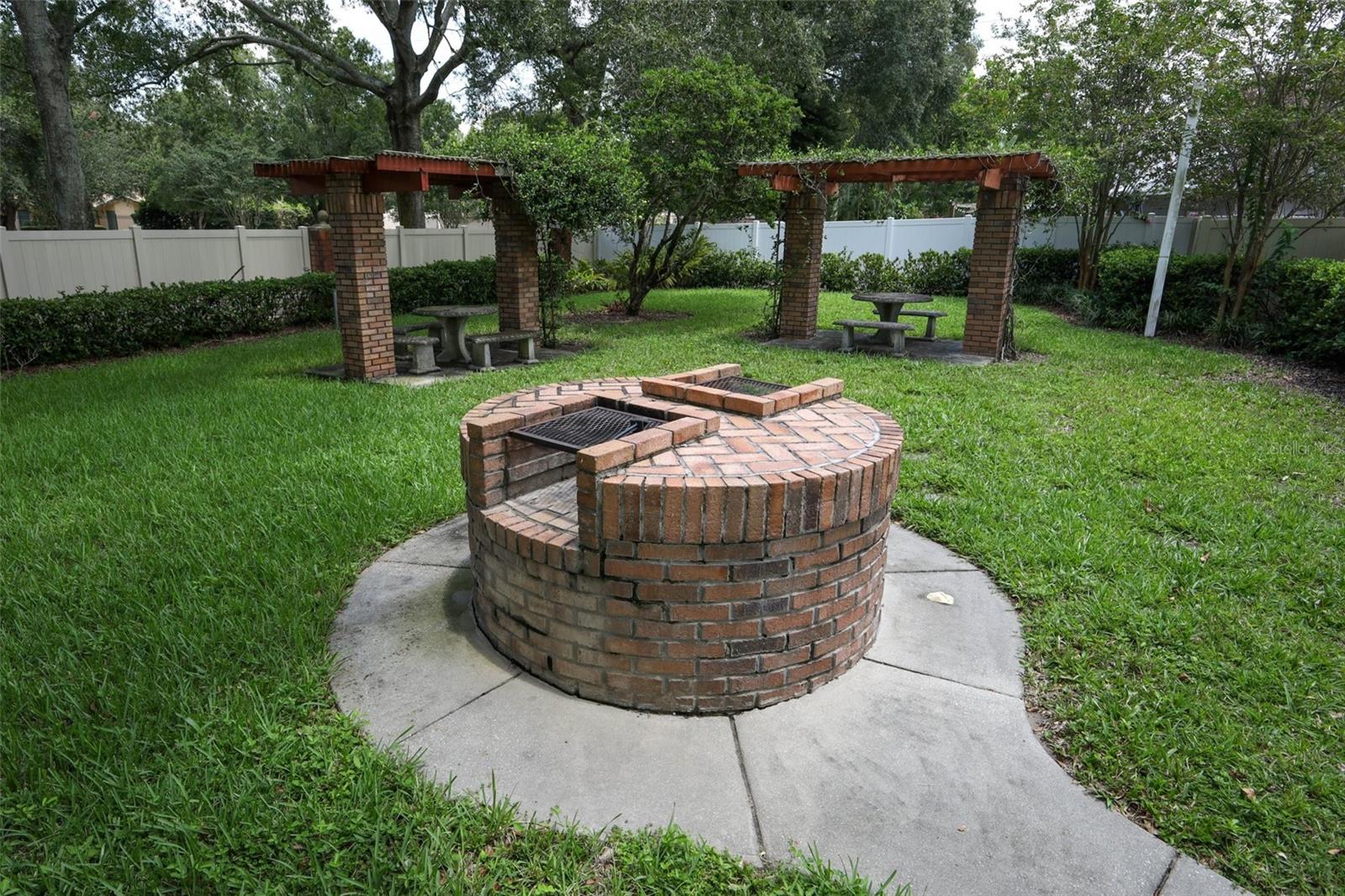 ESSEX POINT SOUTH - Residential