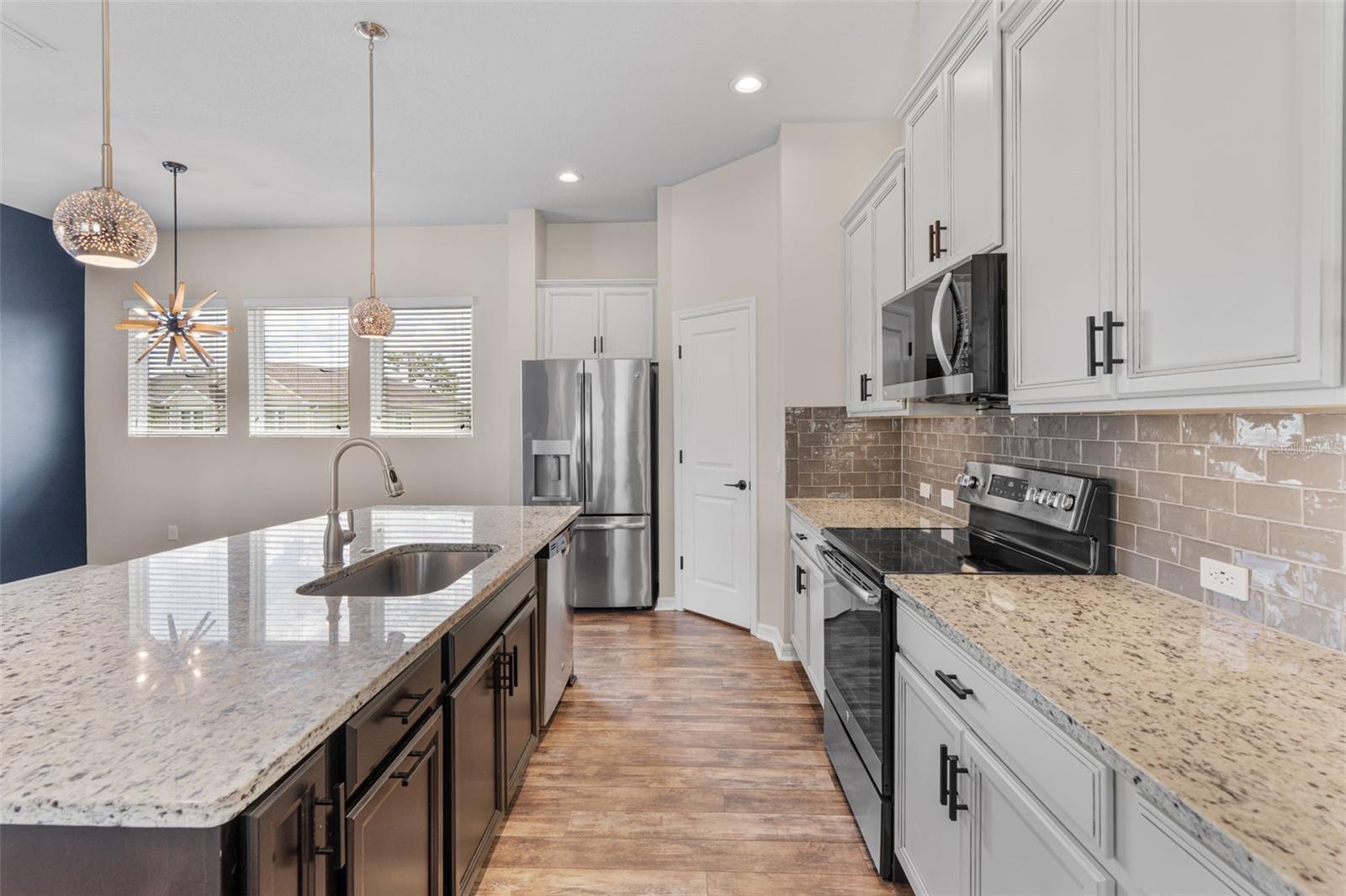 REAGAN POINTE - Residential