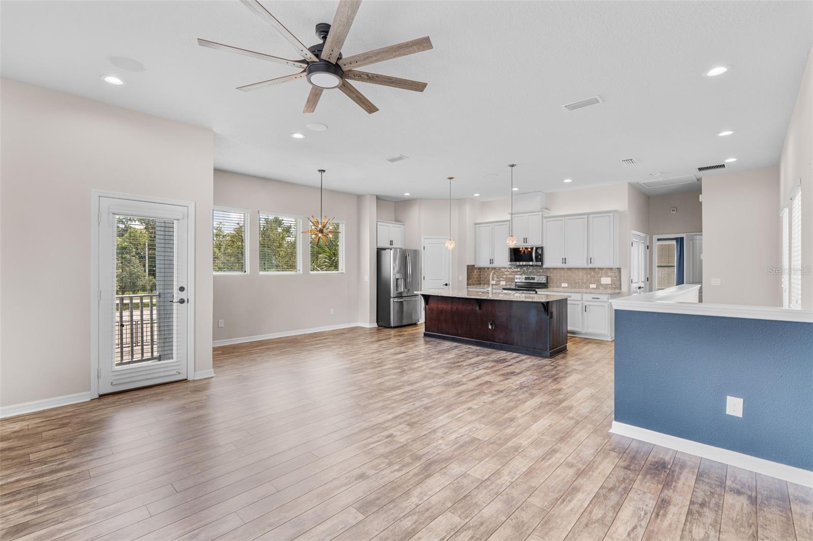REAGAN POINTE - Residential