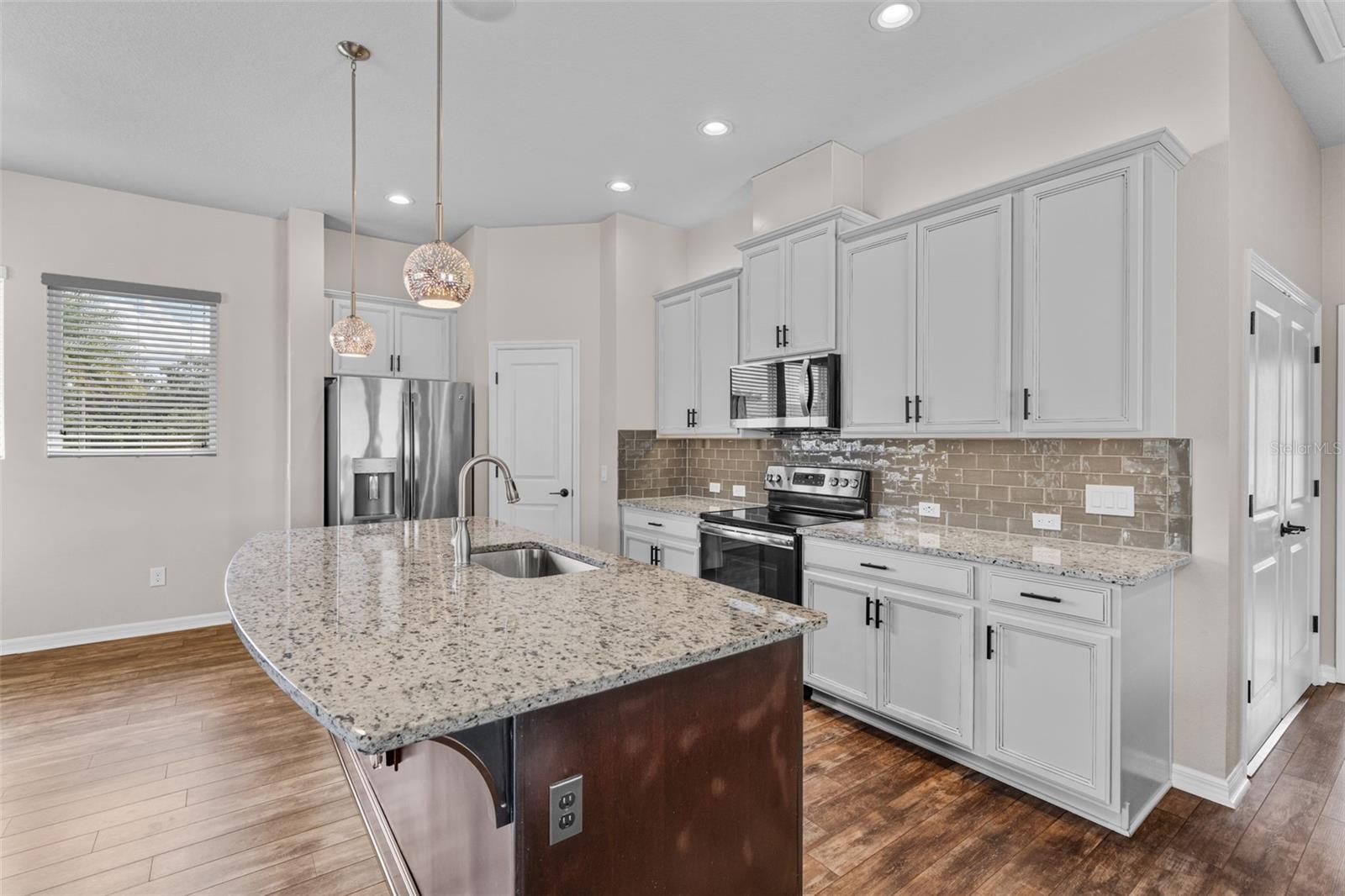 REAGAN POINTE - Residential
