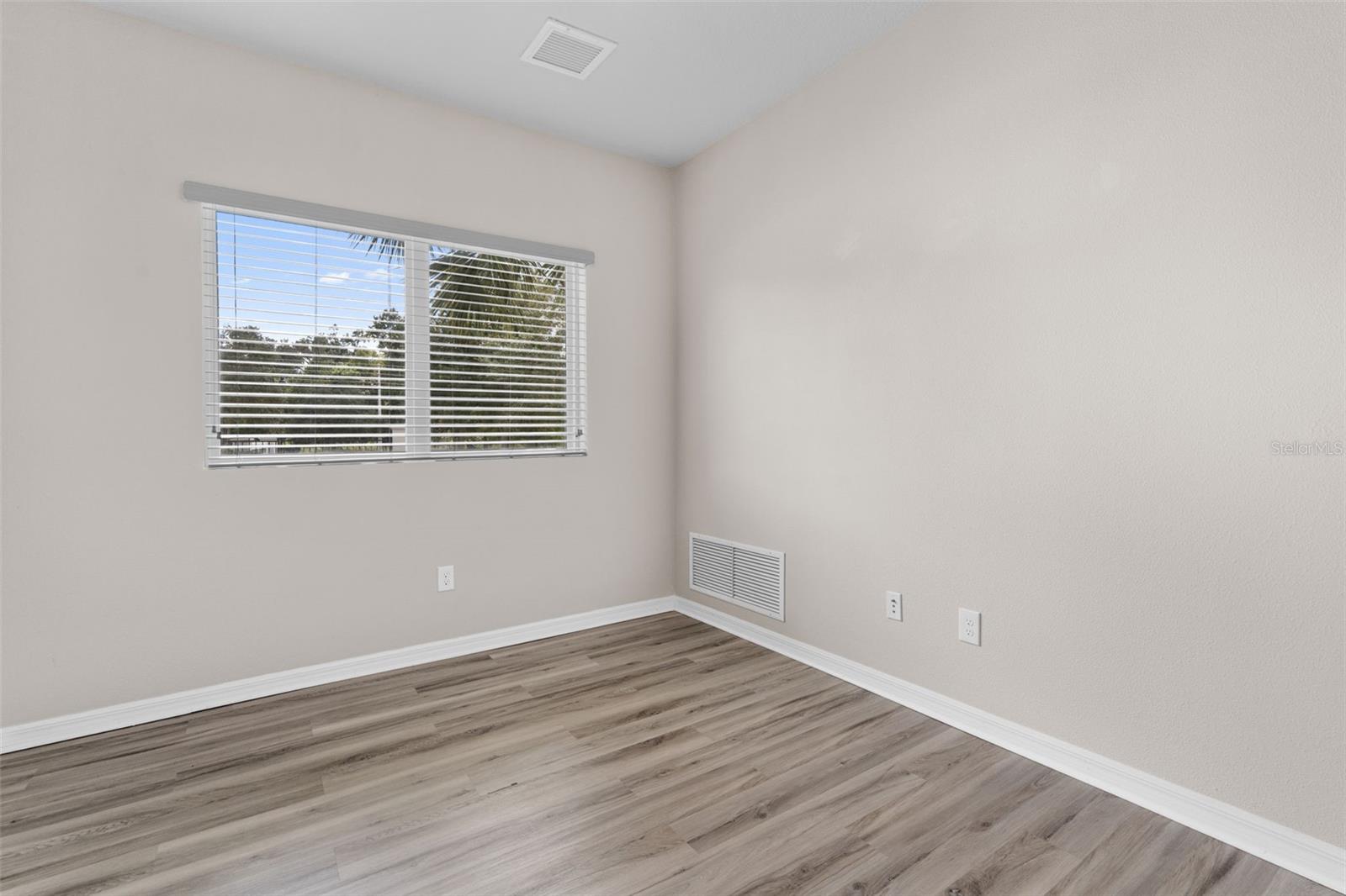 REAGAN POINTE - Residential