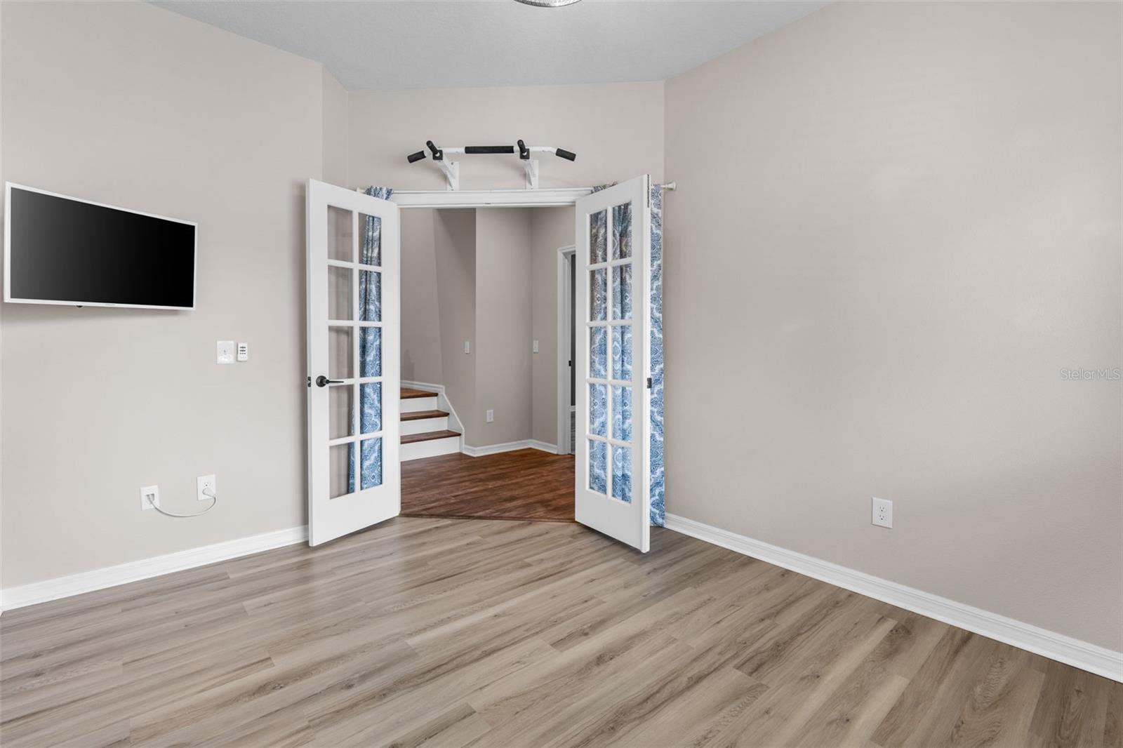 REAGAN POINTE - Residential