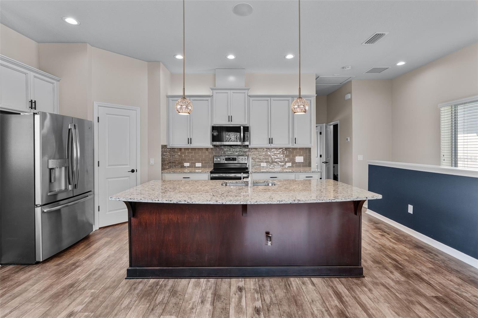REAGAN POINTE - Residential