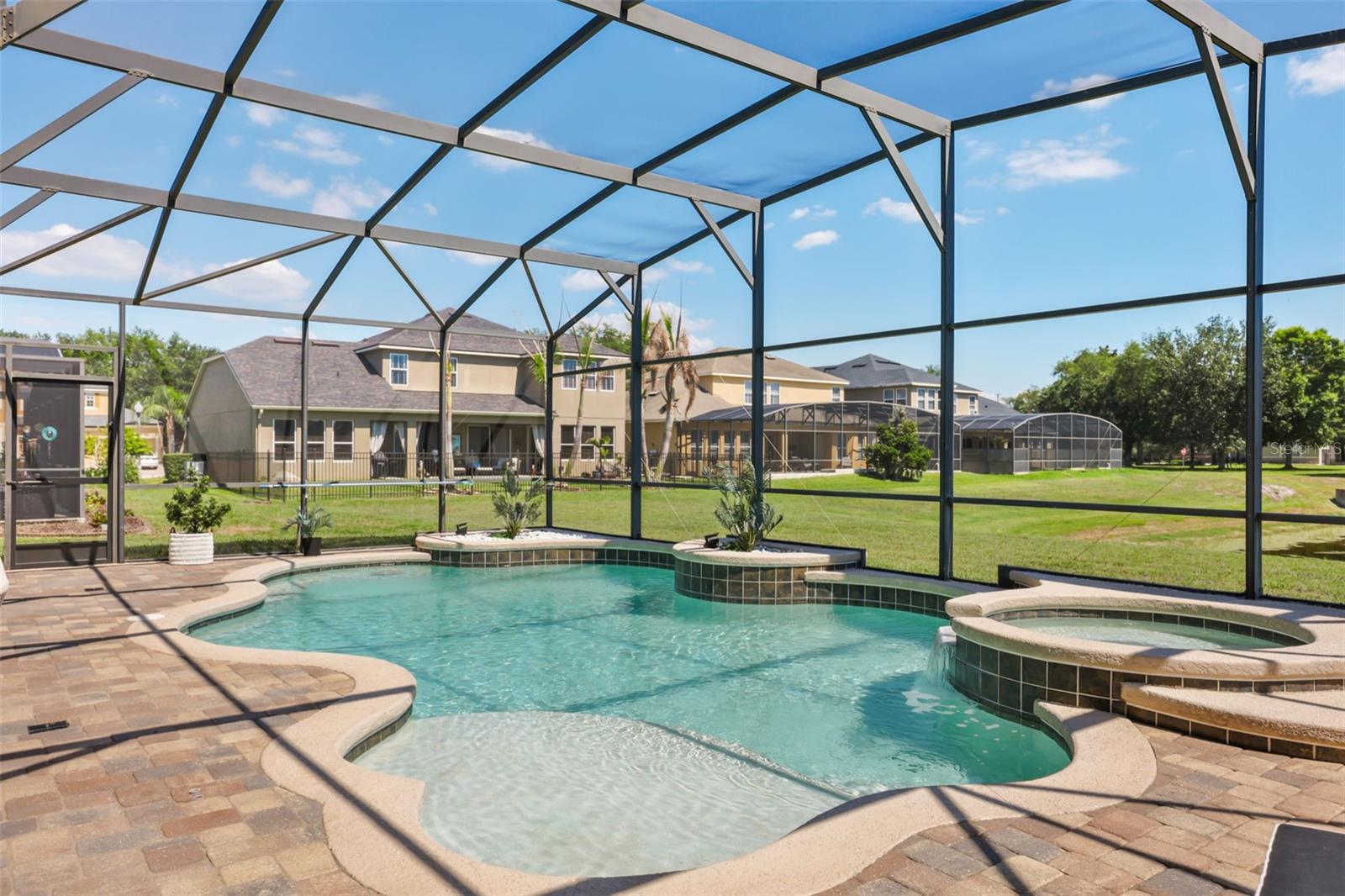 GRANDE PINES - Residential