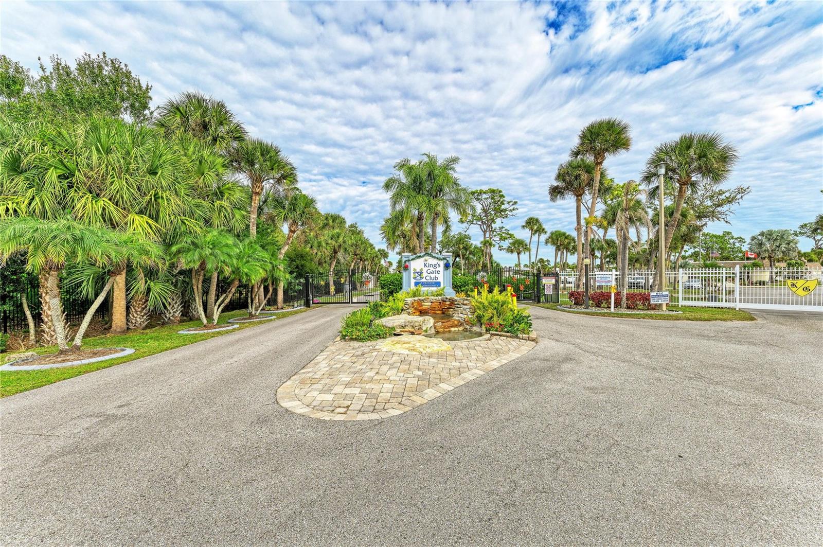 KINGS GATE CLUB MHP - Residential