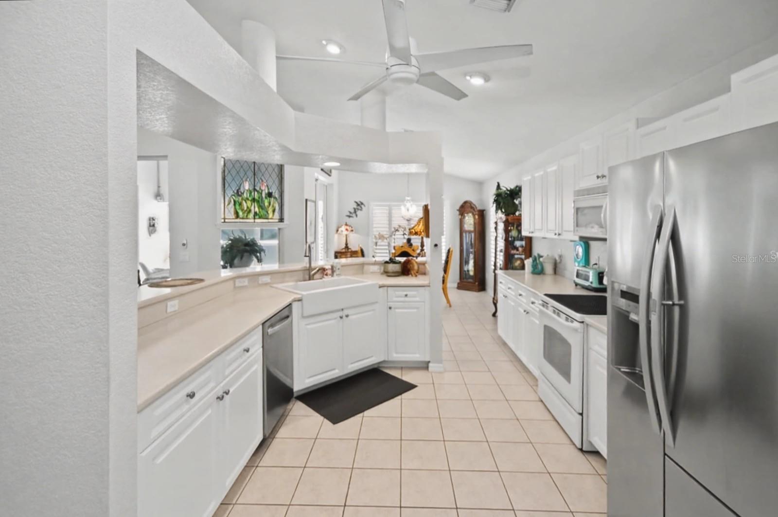 ROTONDA LAKES - Residential