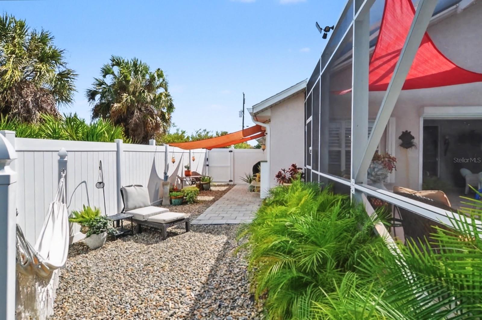 ROTONDA LAKES - Residential