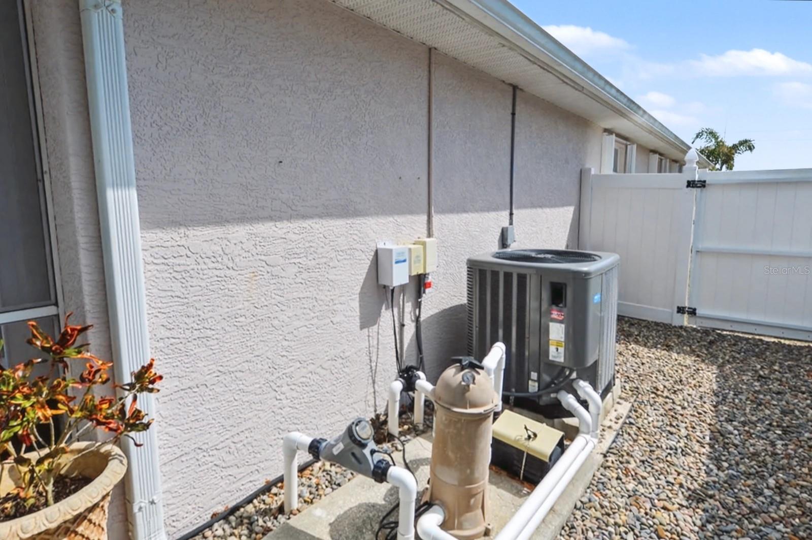 ROTONDA LAKES - Residential