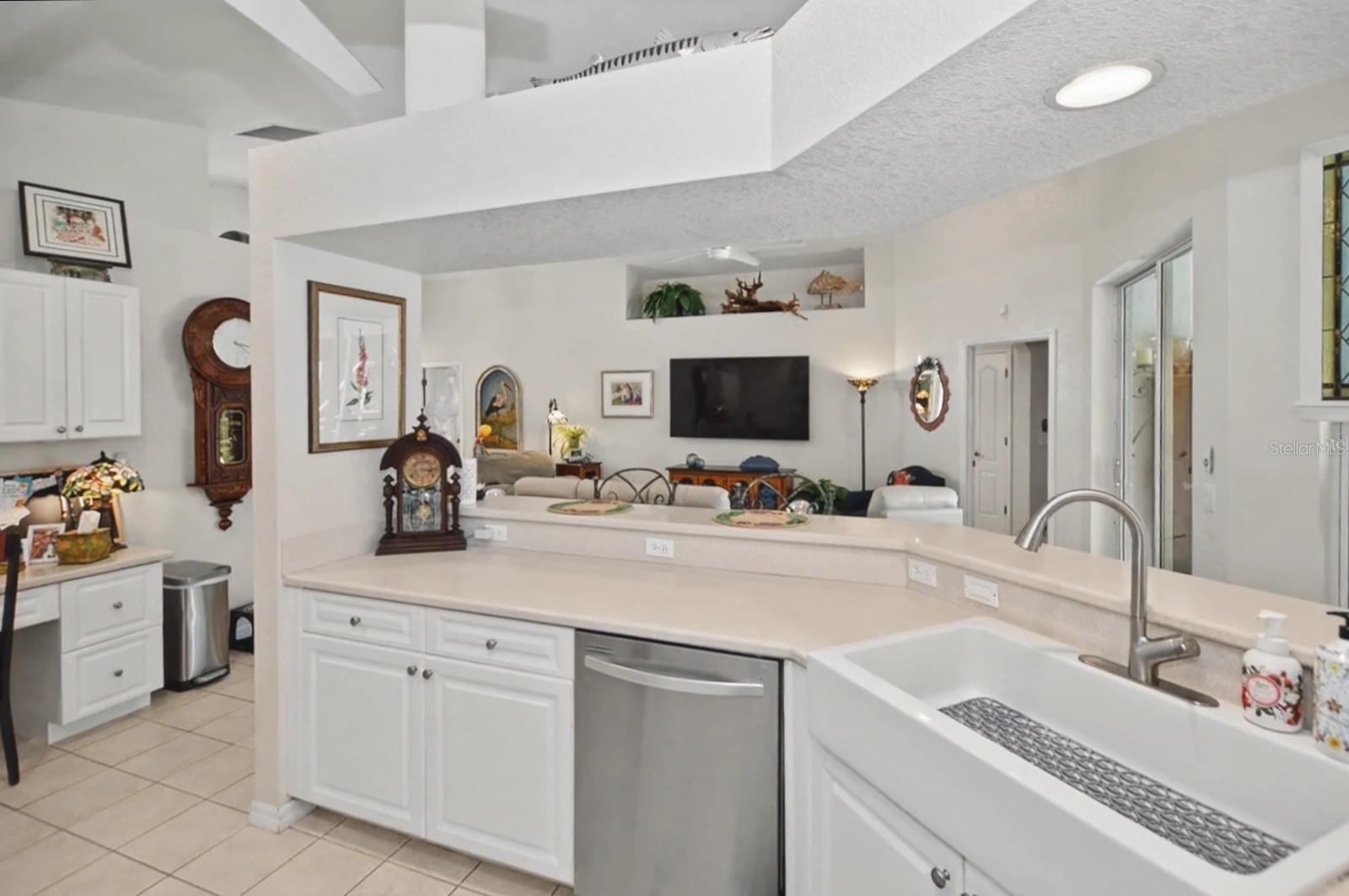 ROTONDA LAKES - Residential