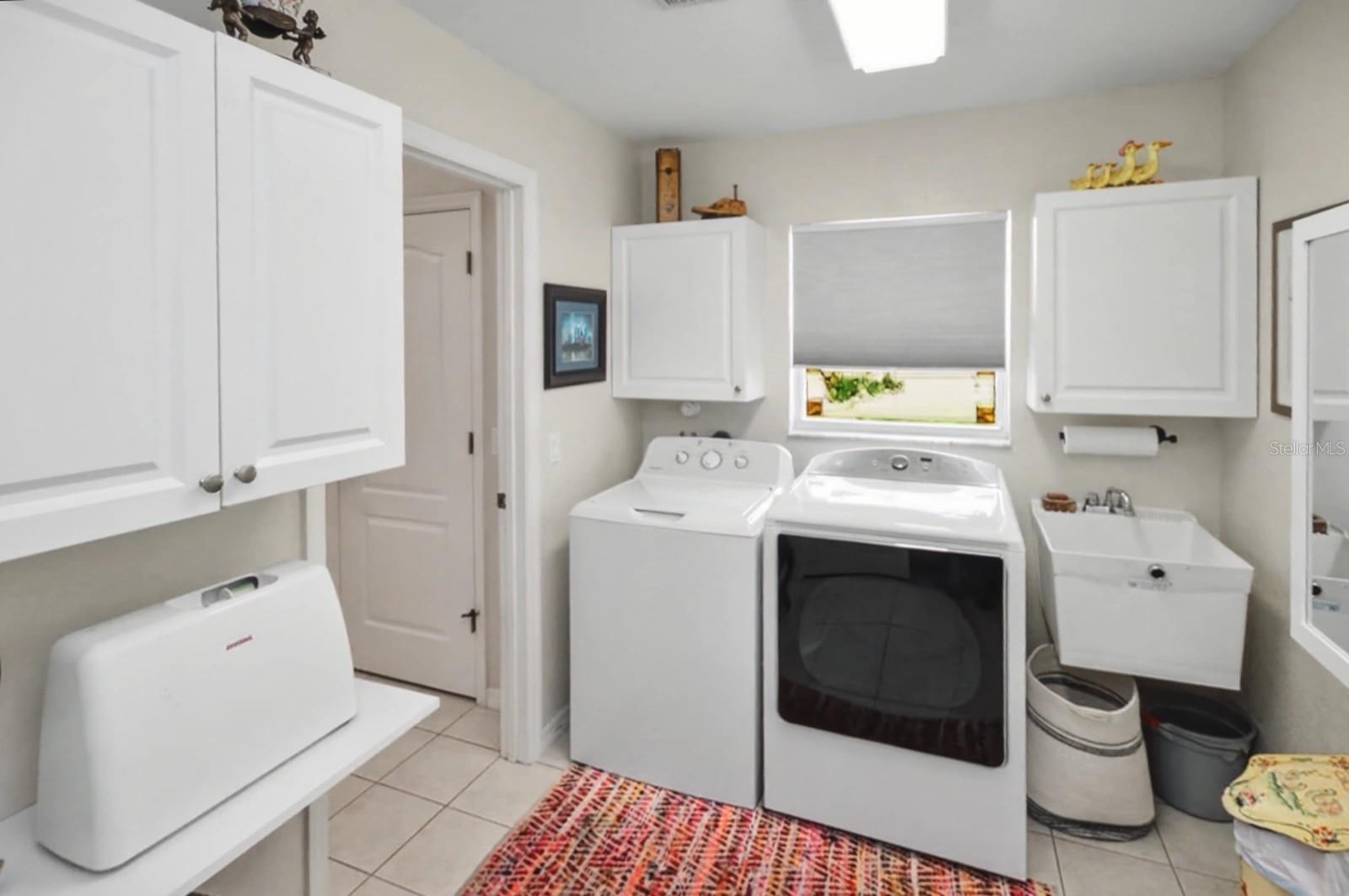 ROTONDA LAKES - Residential