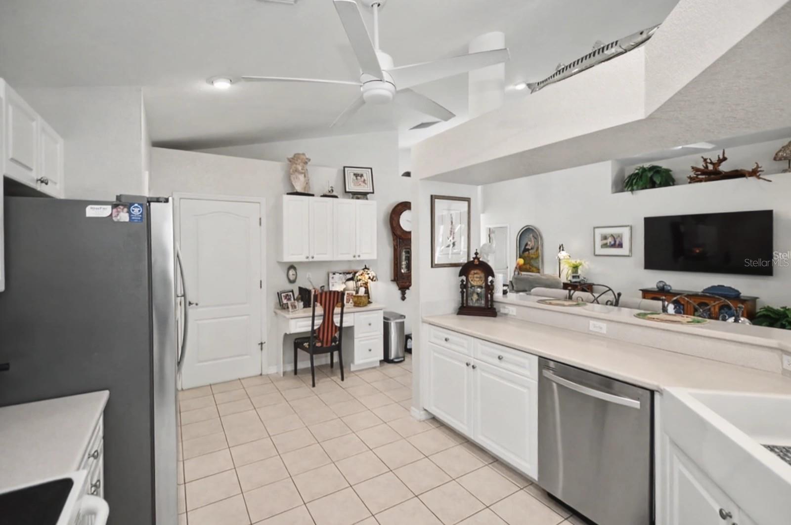 ROTONDA LAKES - Residential