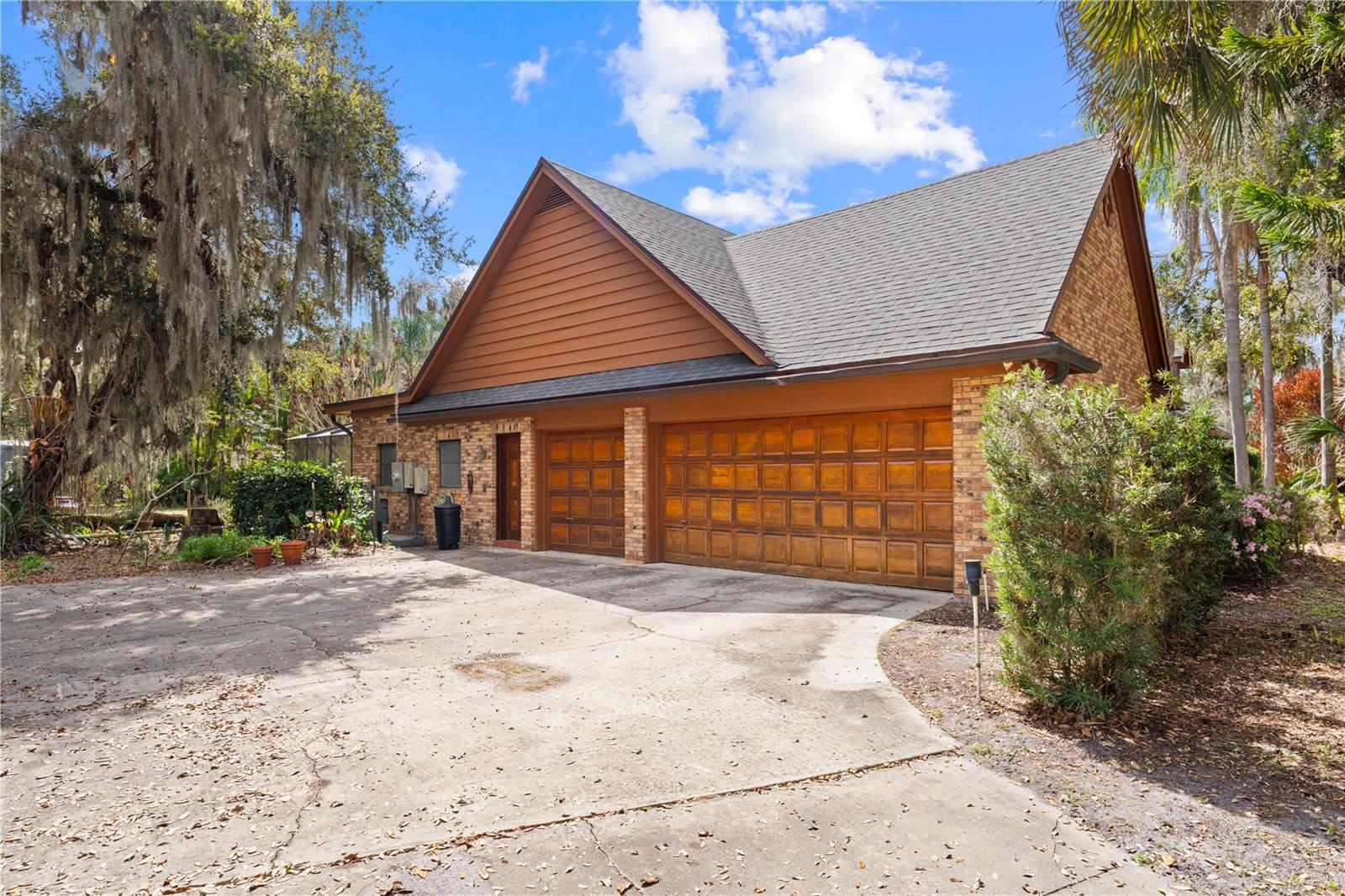 REGAL OAK SHORES UNIT 1 - Residential