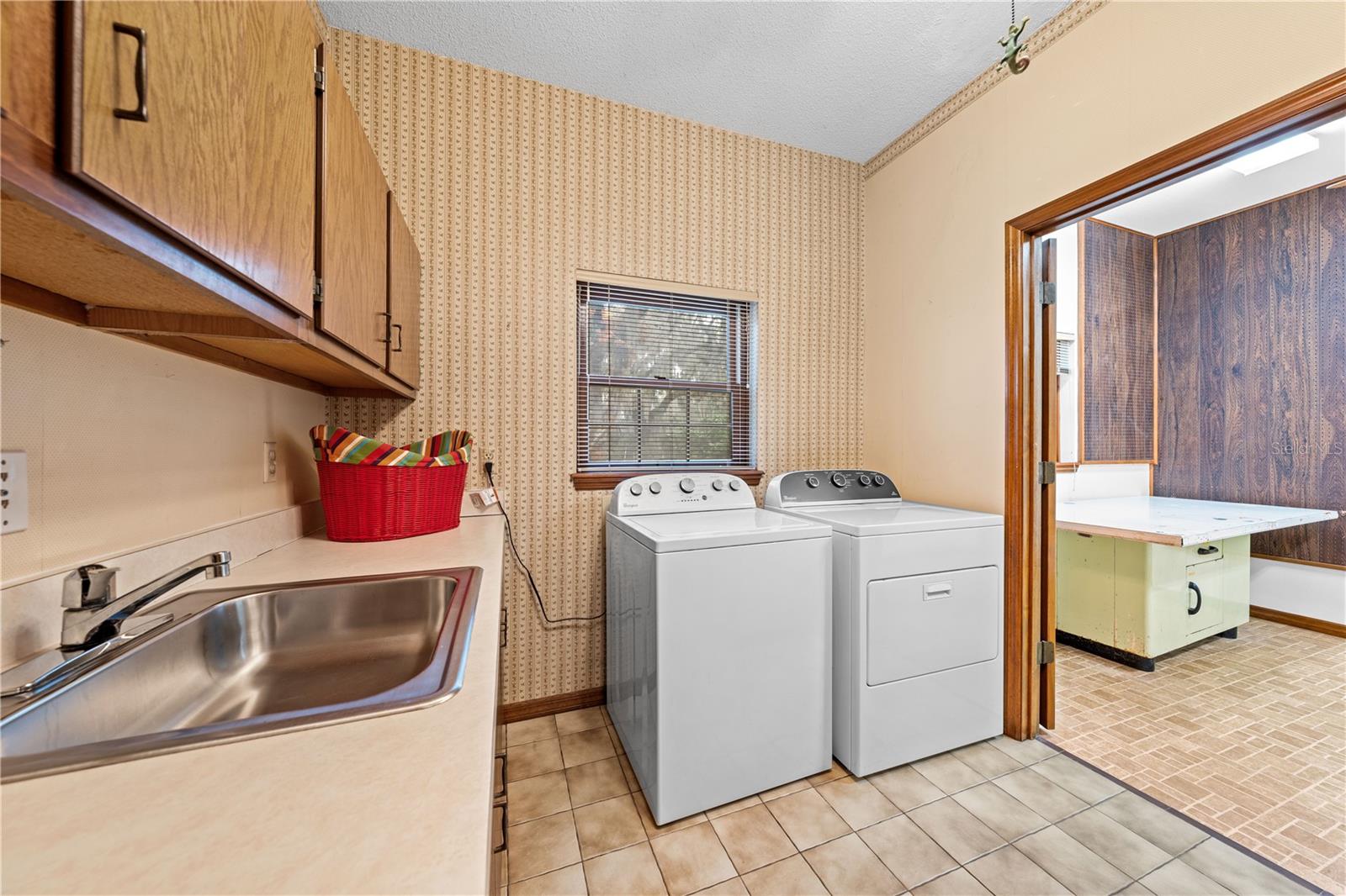 REGAL OAK SHORES UNIT 1 - Residential