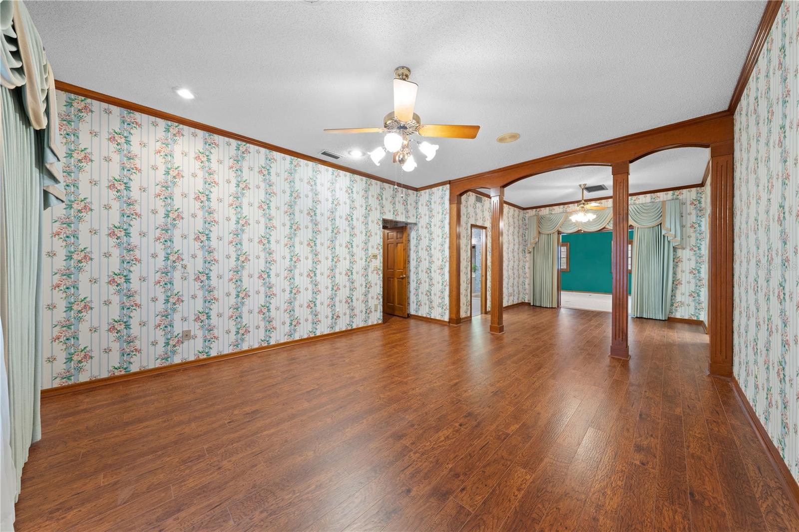 REGAL OAK SHORES UNIT 1 - Residential