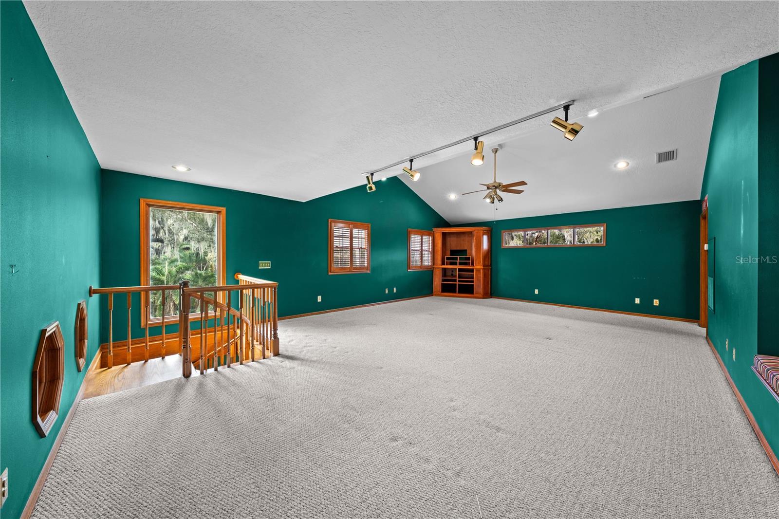 REGAL OAK SHORES UNIT 1 - Residential