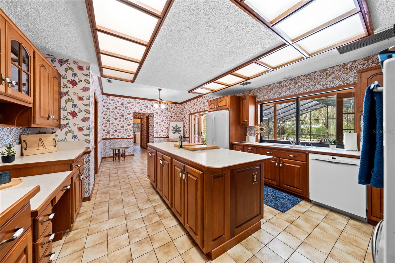 REGAL OAK SHORES UNIT 1 - Residential