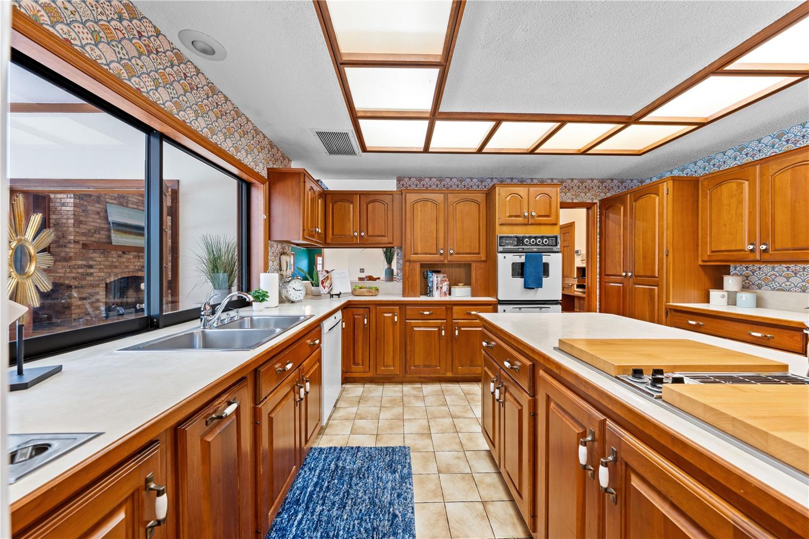 REGAL OAK SHORES UNIT 1 - Residential