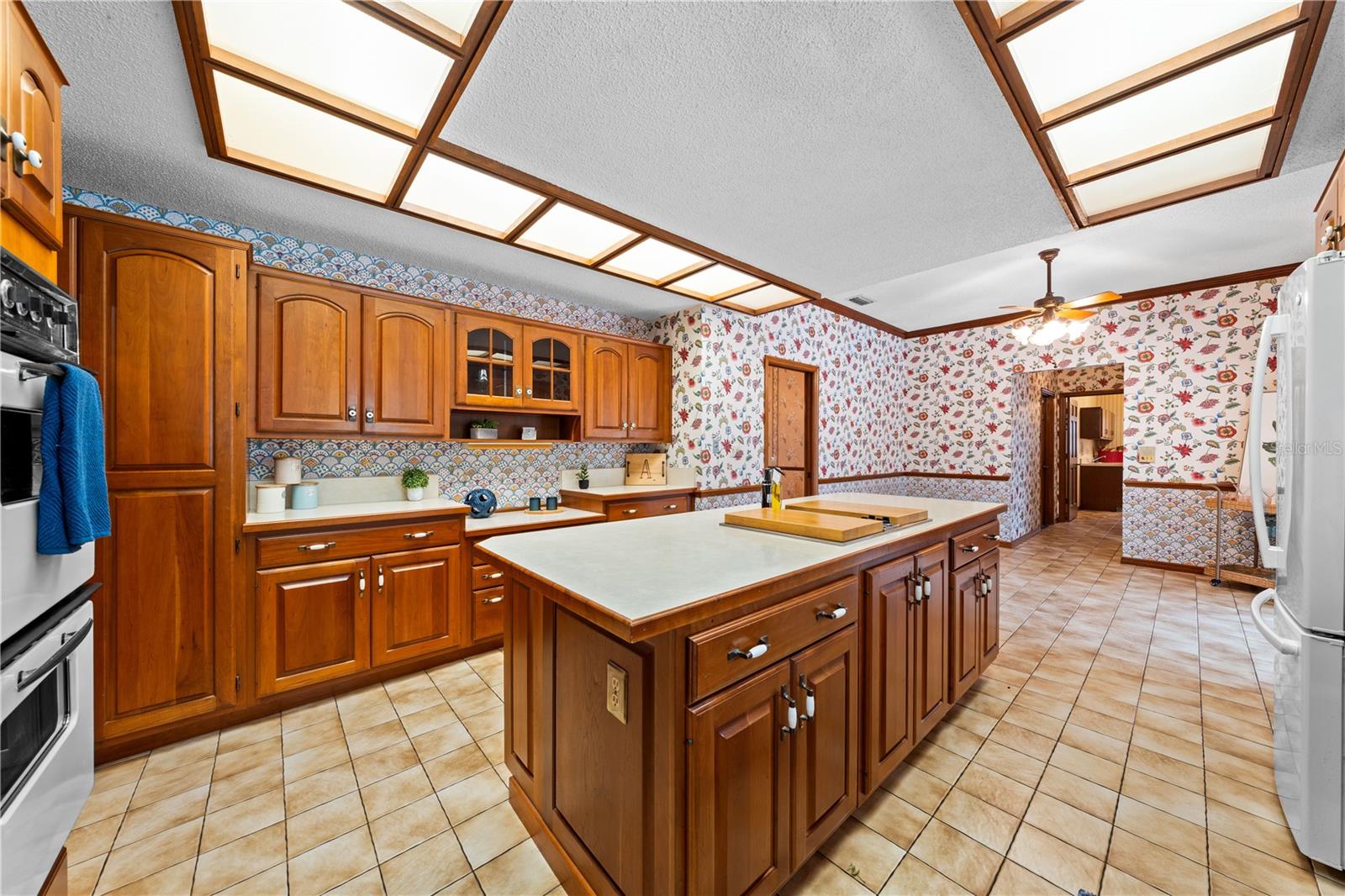 REGAL OAK SHORES UNIT 1 - Residential