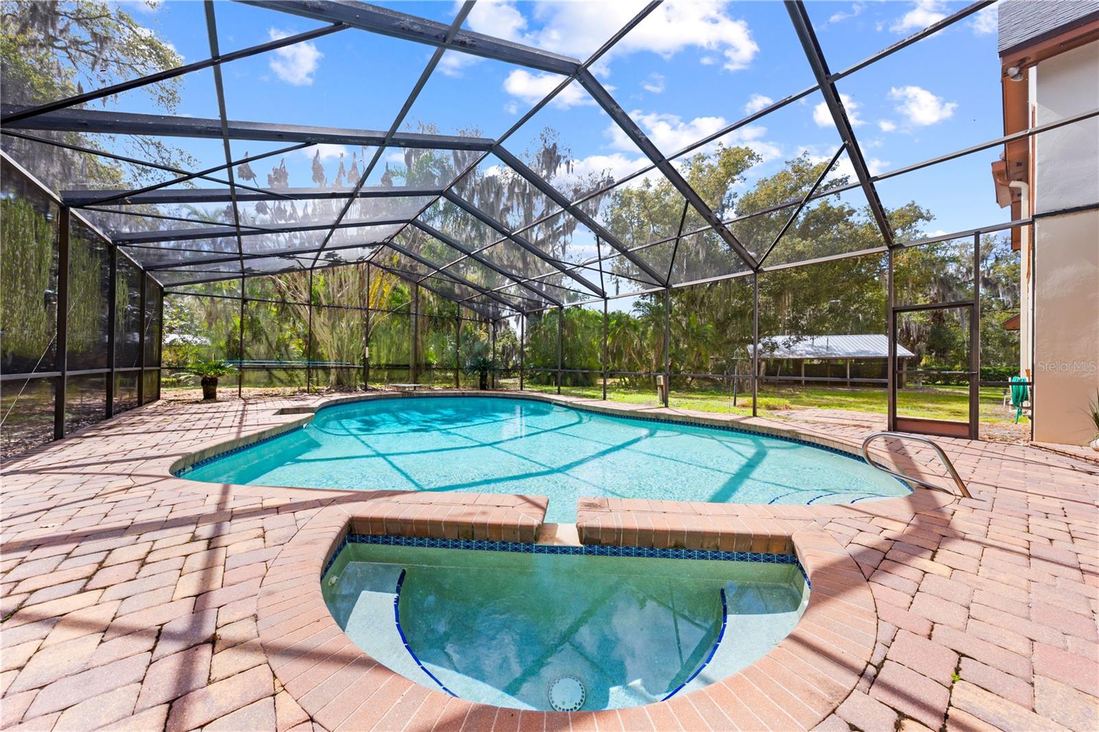 REGAL OAK SHORES UNIT 1 - Residential