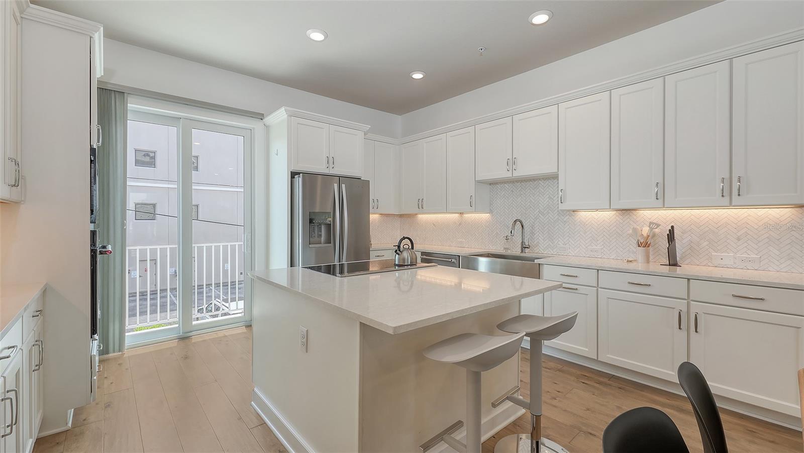 516 LAUREL PARK DRIVE