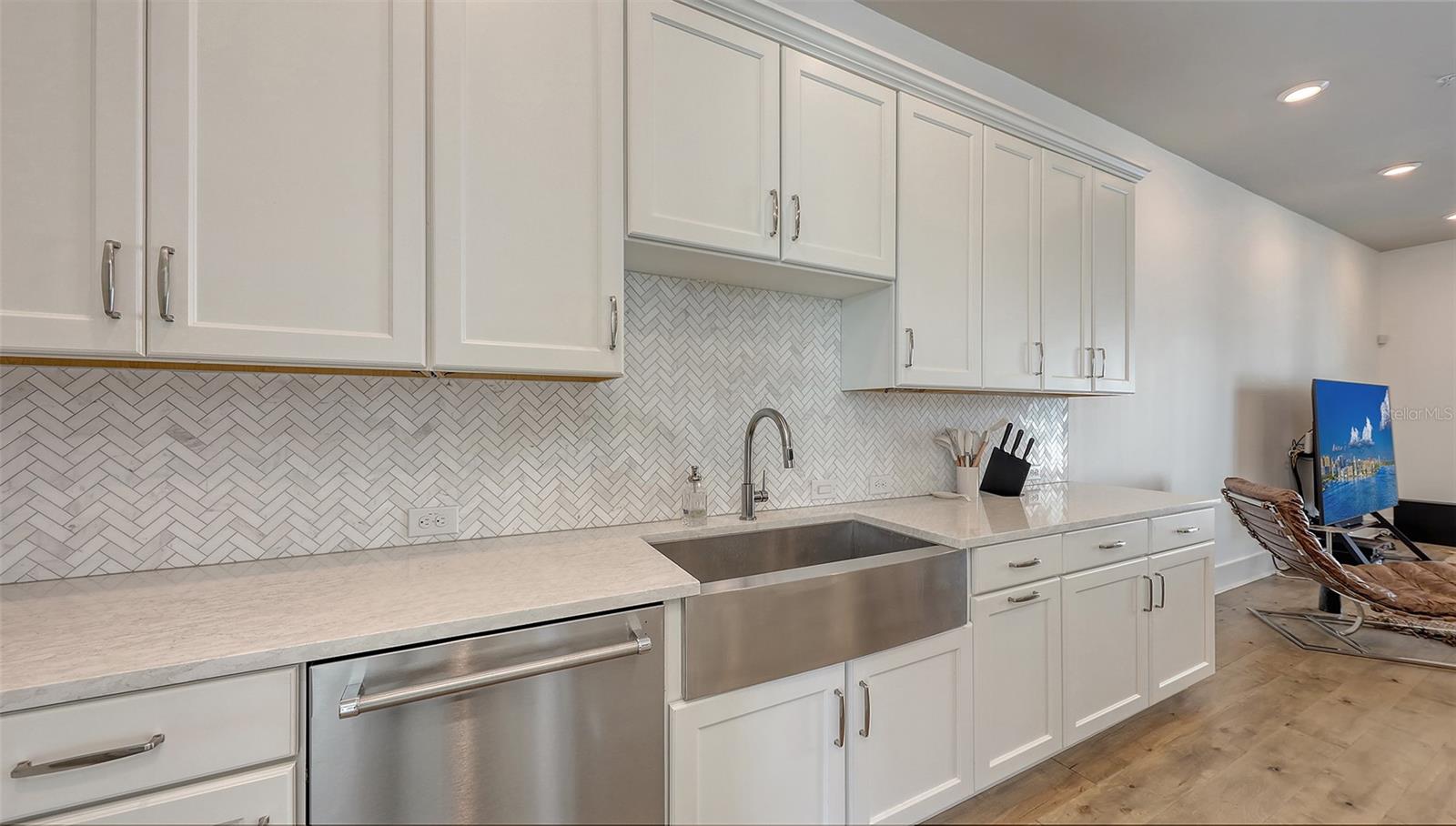 ENCLAVE/LAUREL PARK REP - Residential