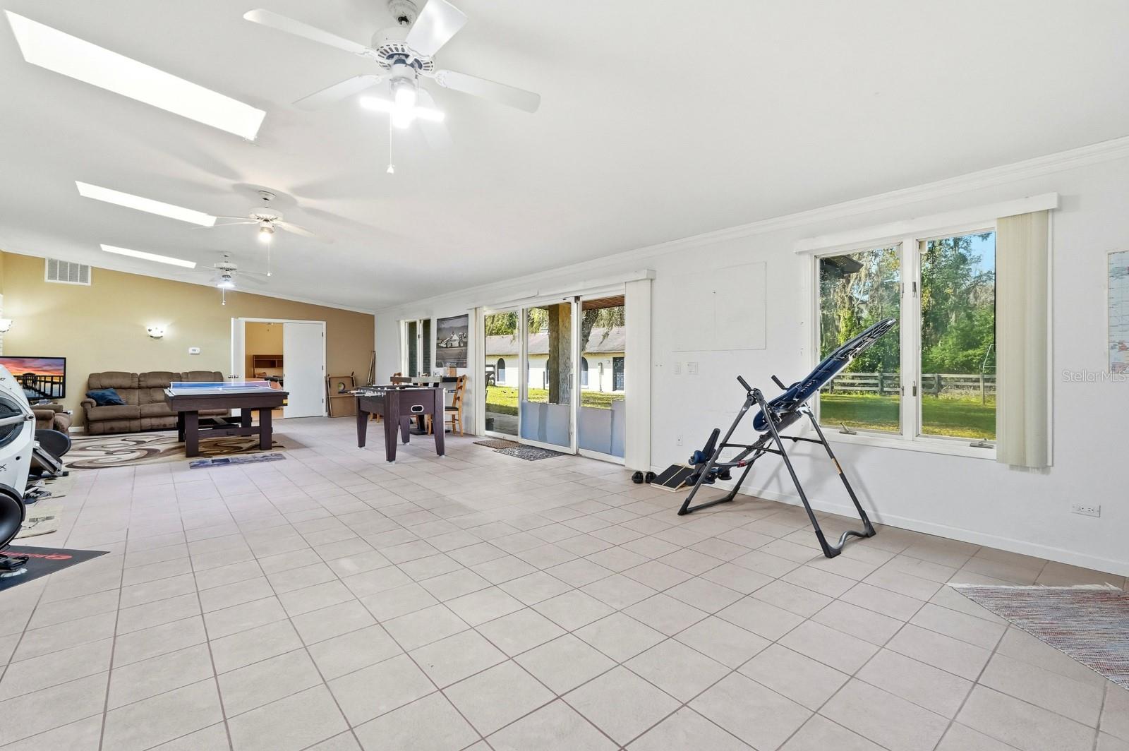 QUIET PLACE IN COUNTRY UNIT 01-04 - Residential