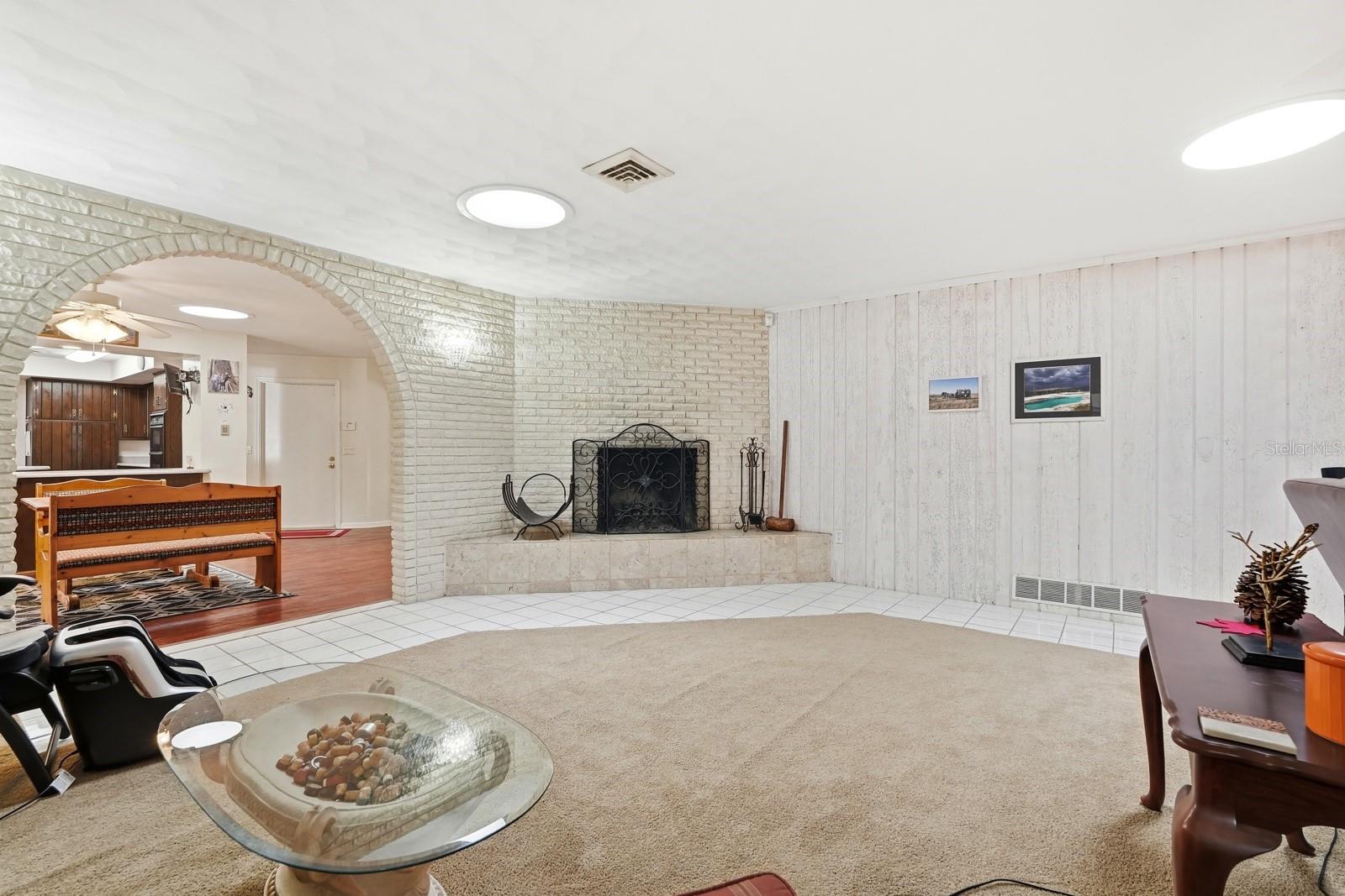 QUIET PLACE IN COUNTRY UNIT 01-04 - Residential