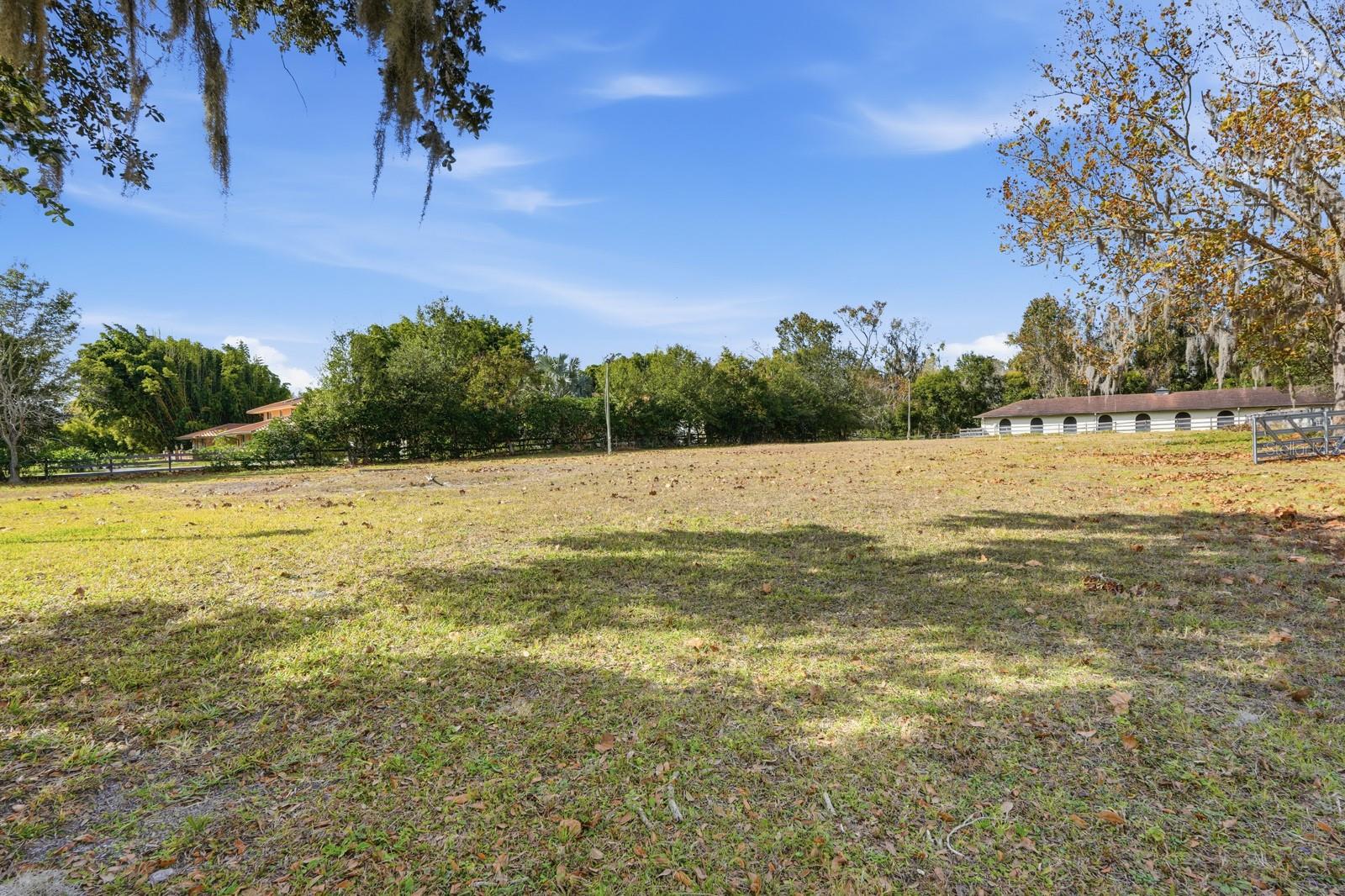 QUIET PLACE IN COUNTRY UNIT 01-04 - Residential