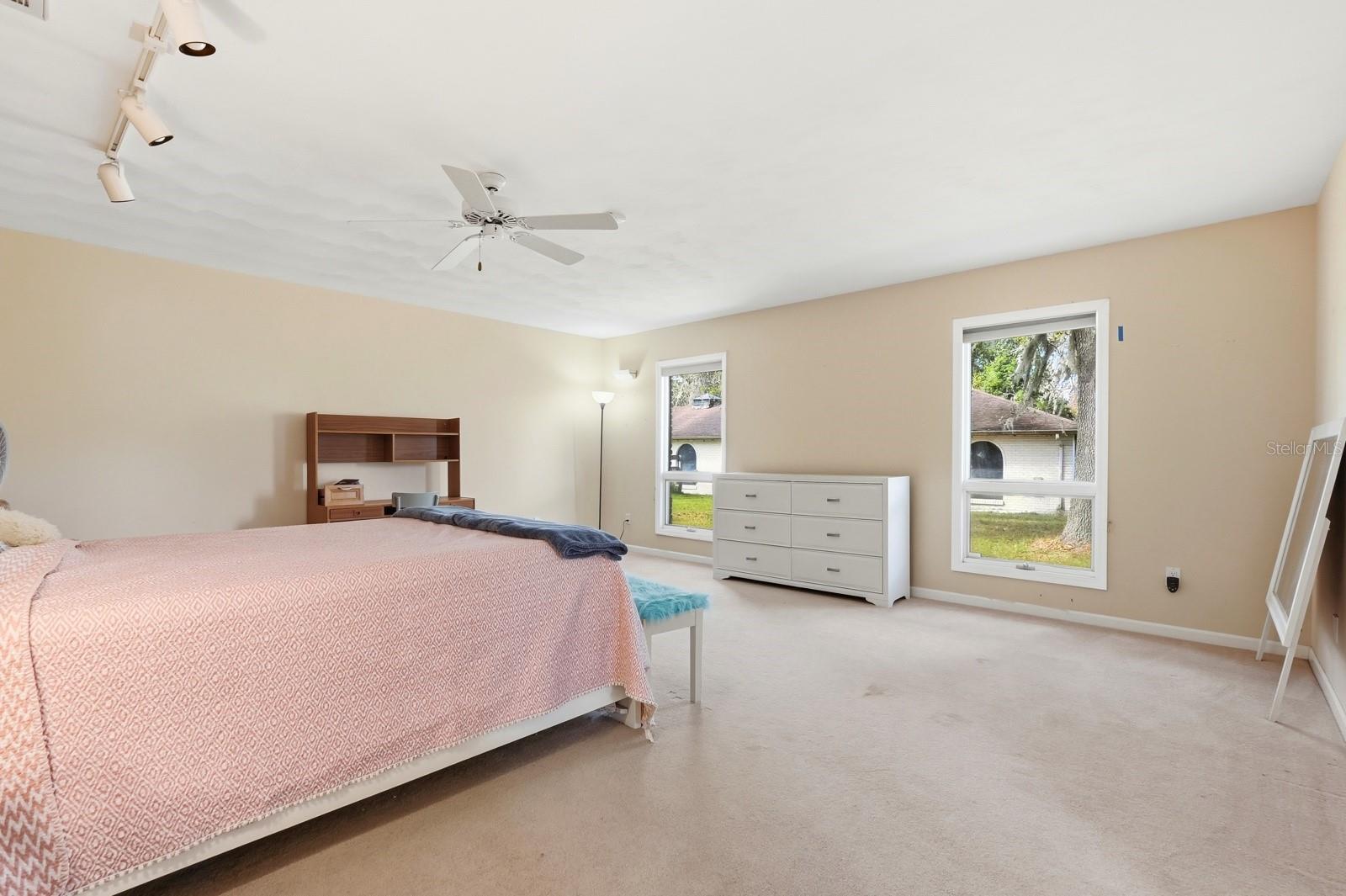 QUIET PLACE IN COUNTRY UNIT 01-04 - Residential