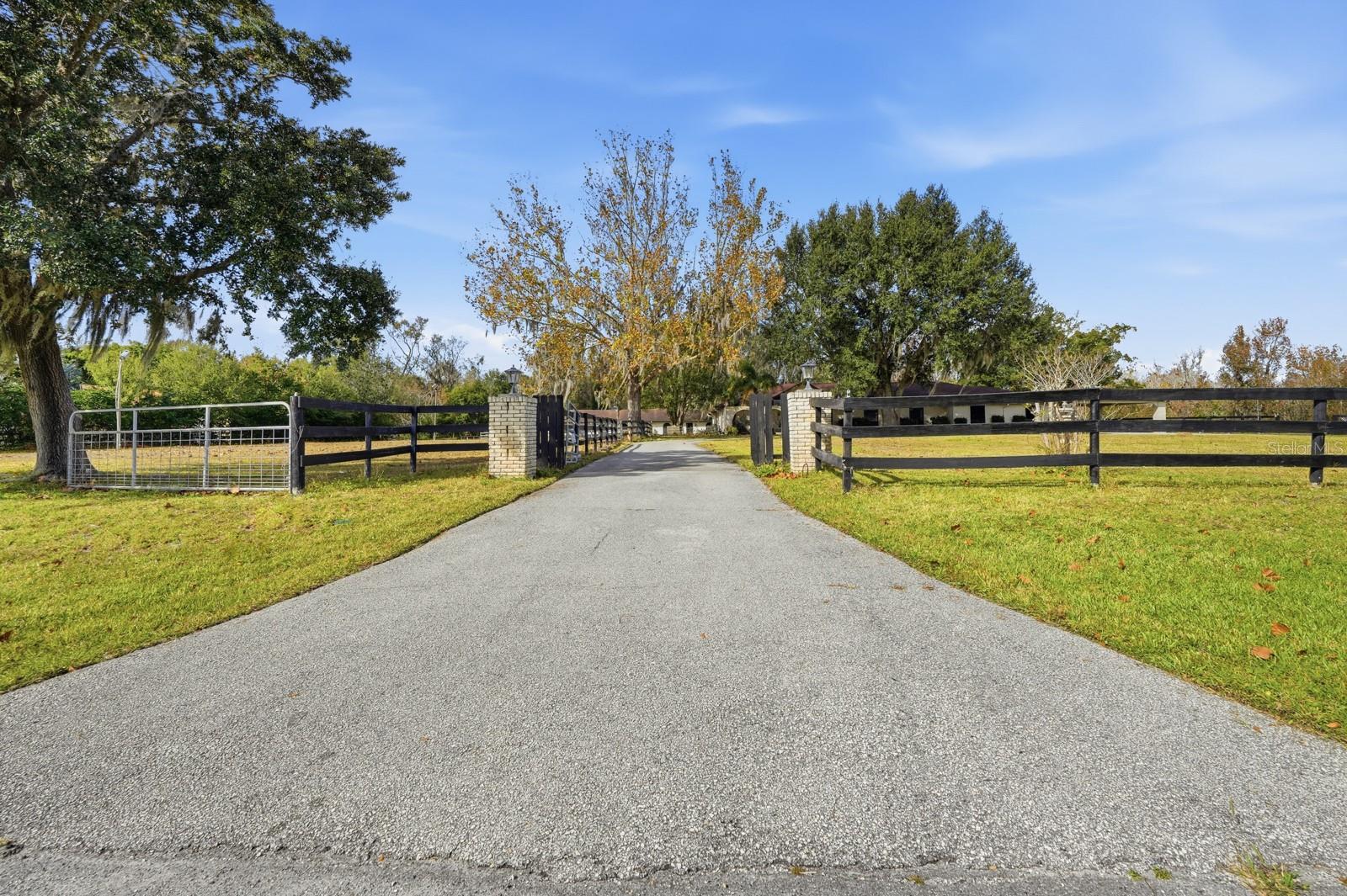 QUIET PLACE IN COUNTRY UNIT 01-04 - Residential