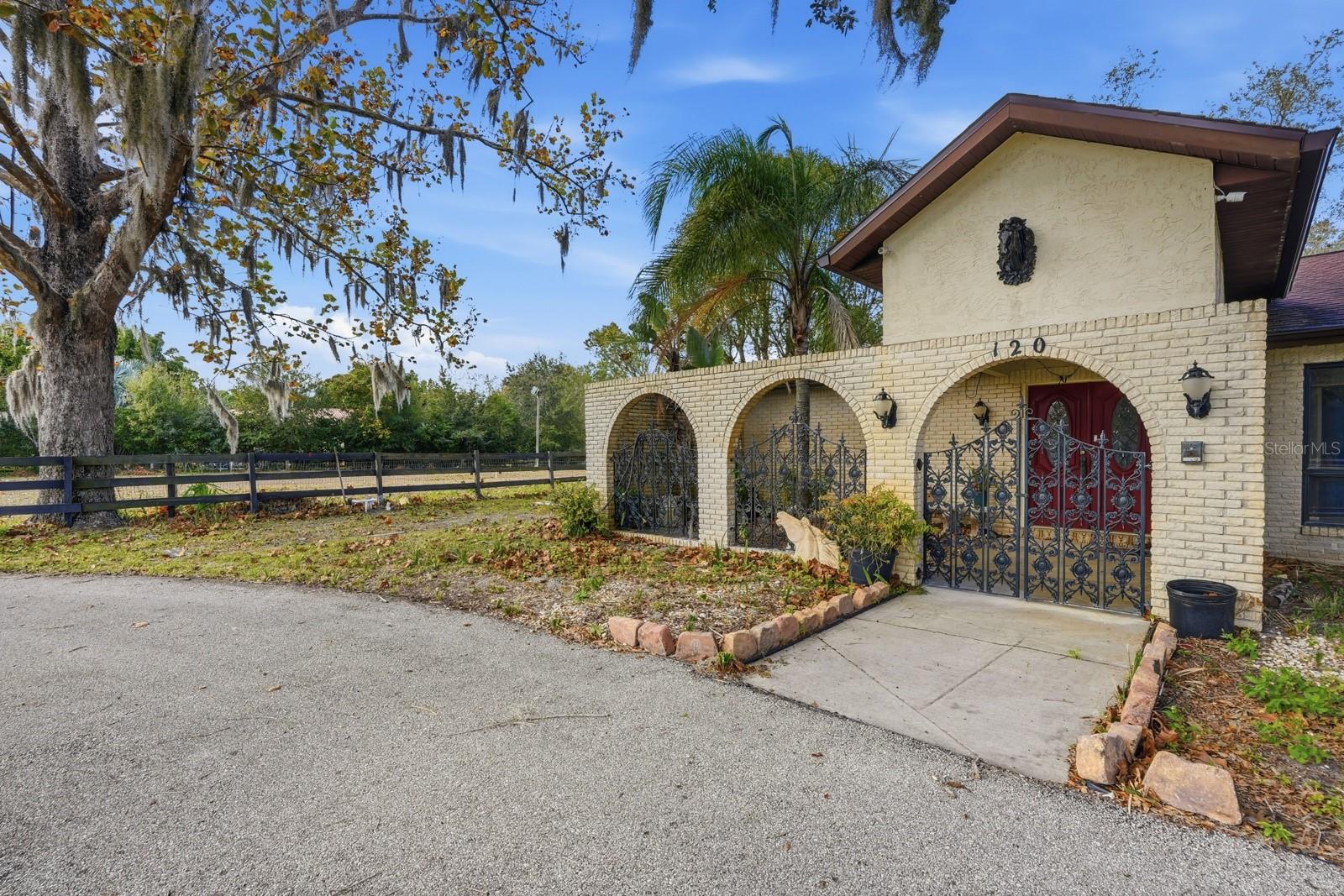 QUIET PLACE IN COUNTRY UNIT 01-04 - Residential