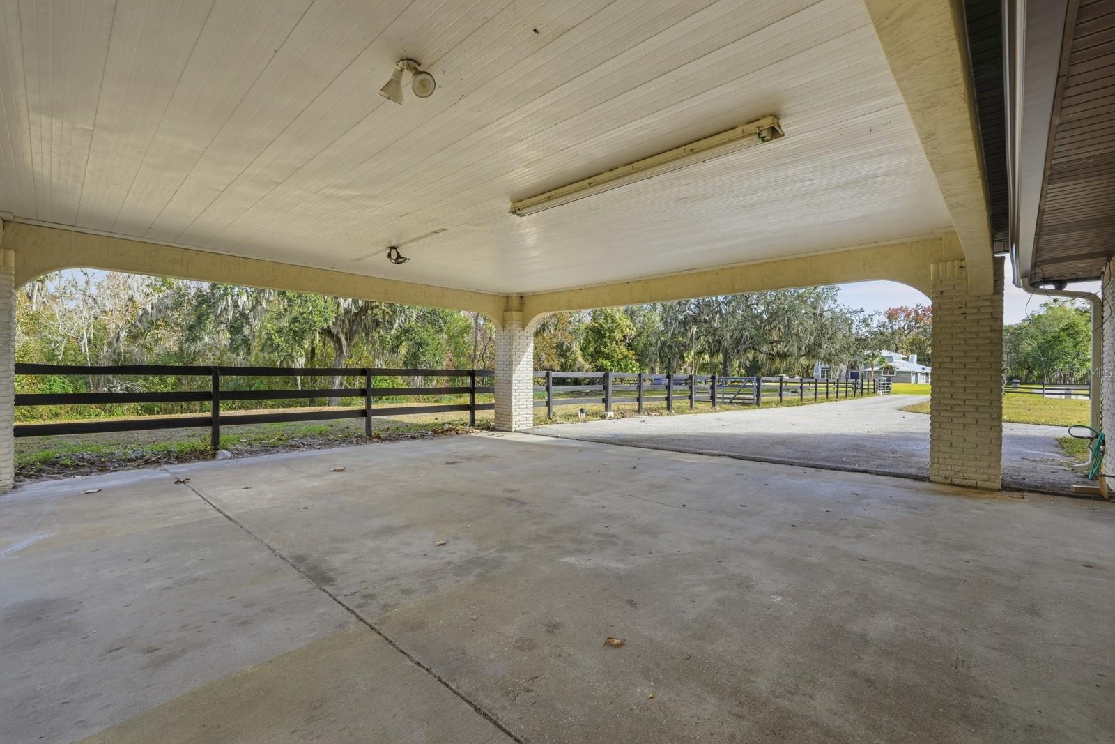 QUIET PLACE IN COUNTRY UNIT 01-04 - Residential