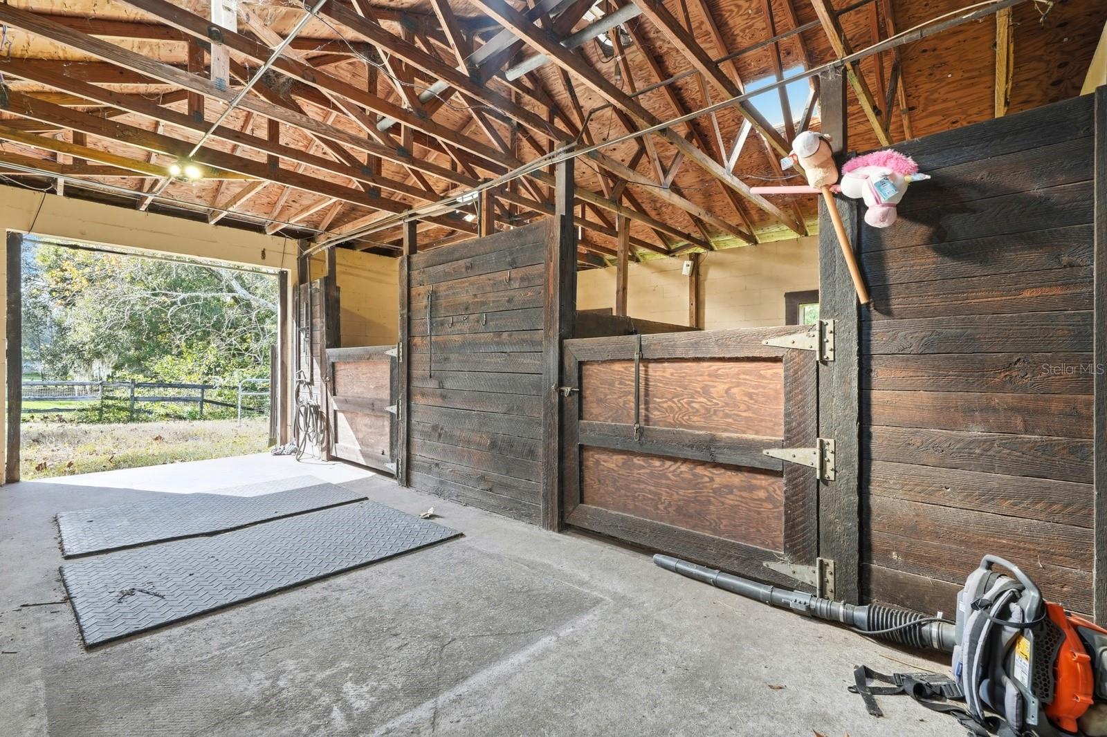 QUIET PLACE IN COUNTRY UNIT 01-04 - Residential