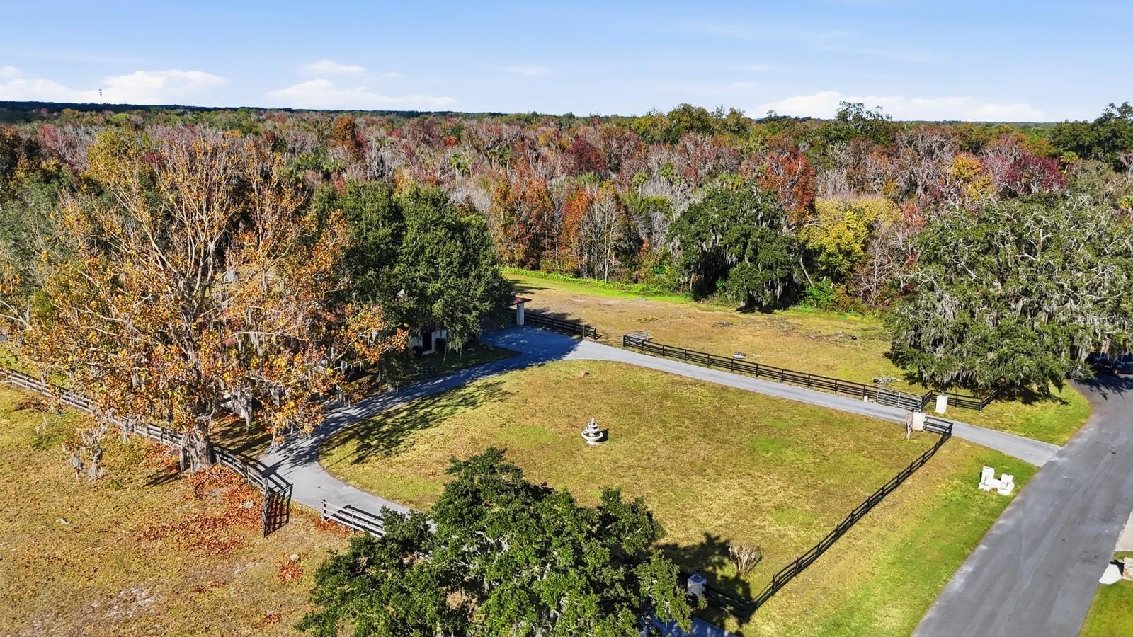 QUIET PLACE IN COUNTRY UNIT 01-04 - Residential