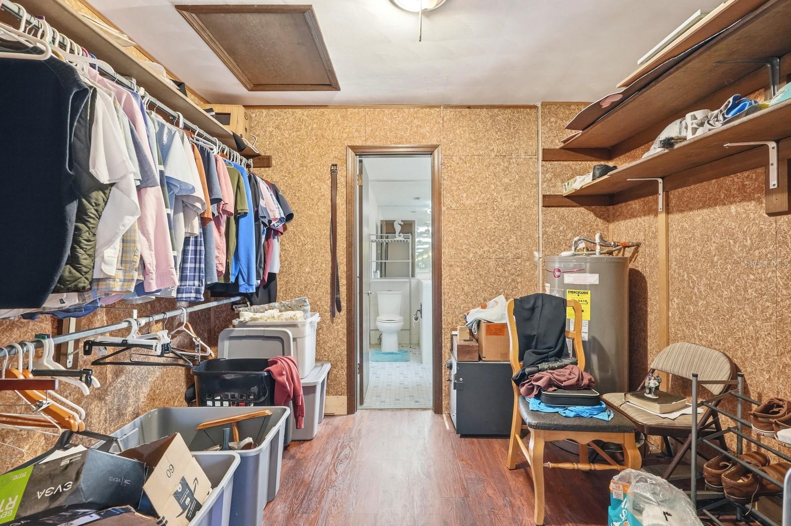 QUIET PLACE IN COUNTRY UNIT 01-04 - Residential