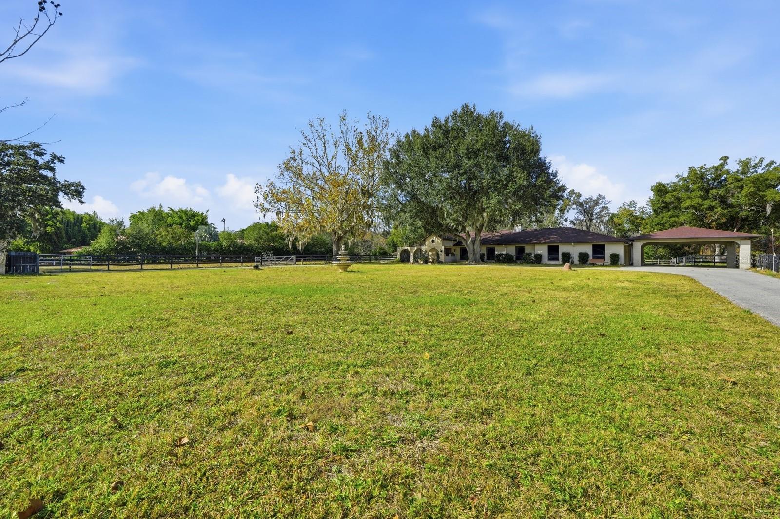 QUIET PLACE IN COUNTRY UNIT 01-04 - Residential