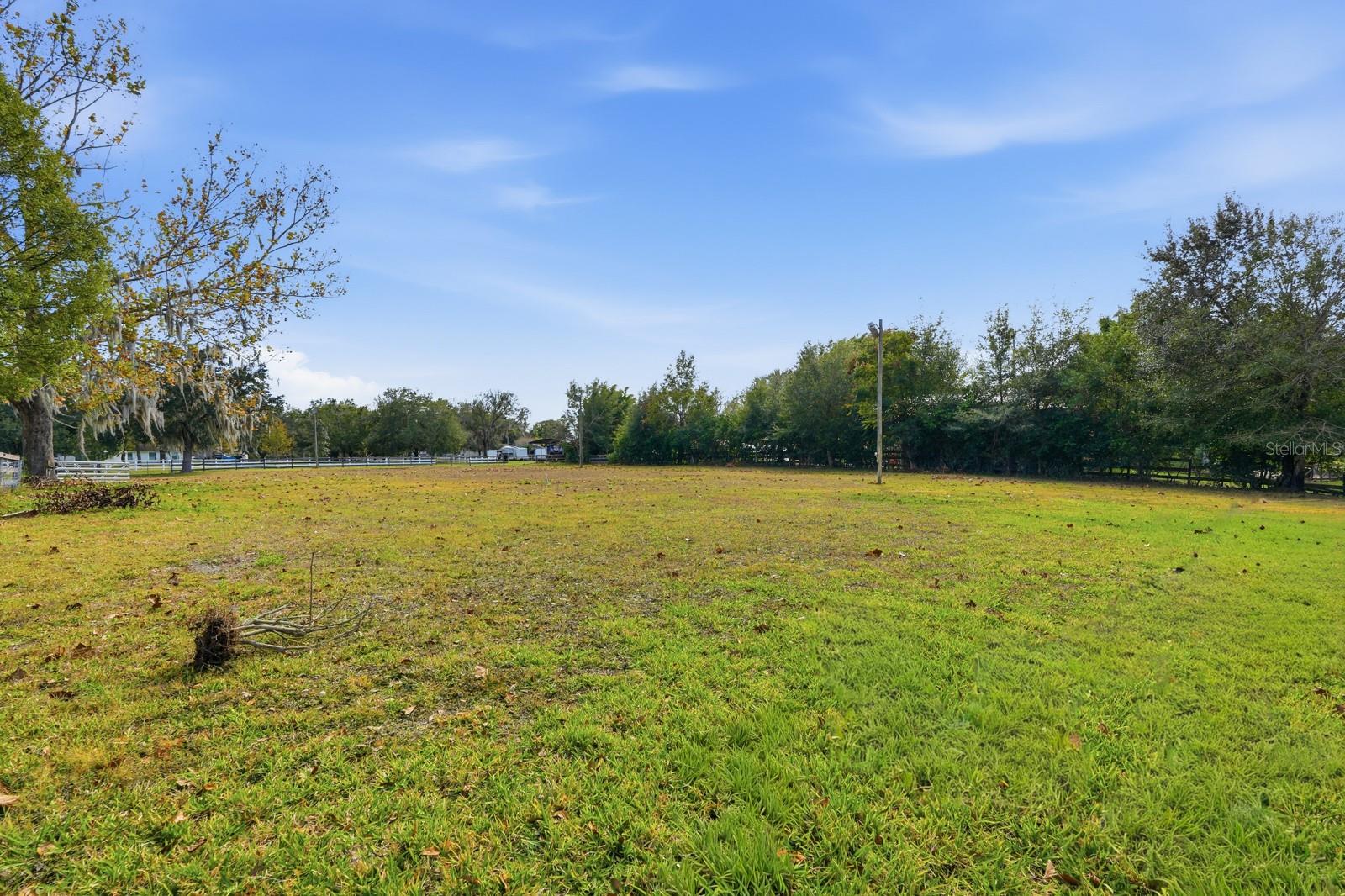 QUIET PLACE IN COUNTRY UNIT 01-04 - Residential