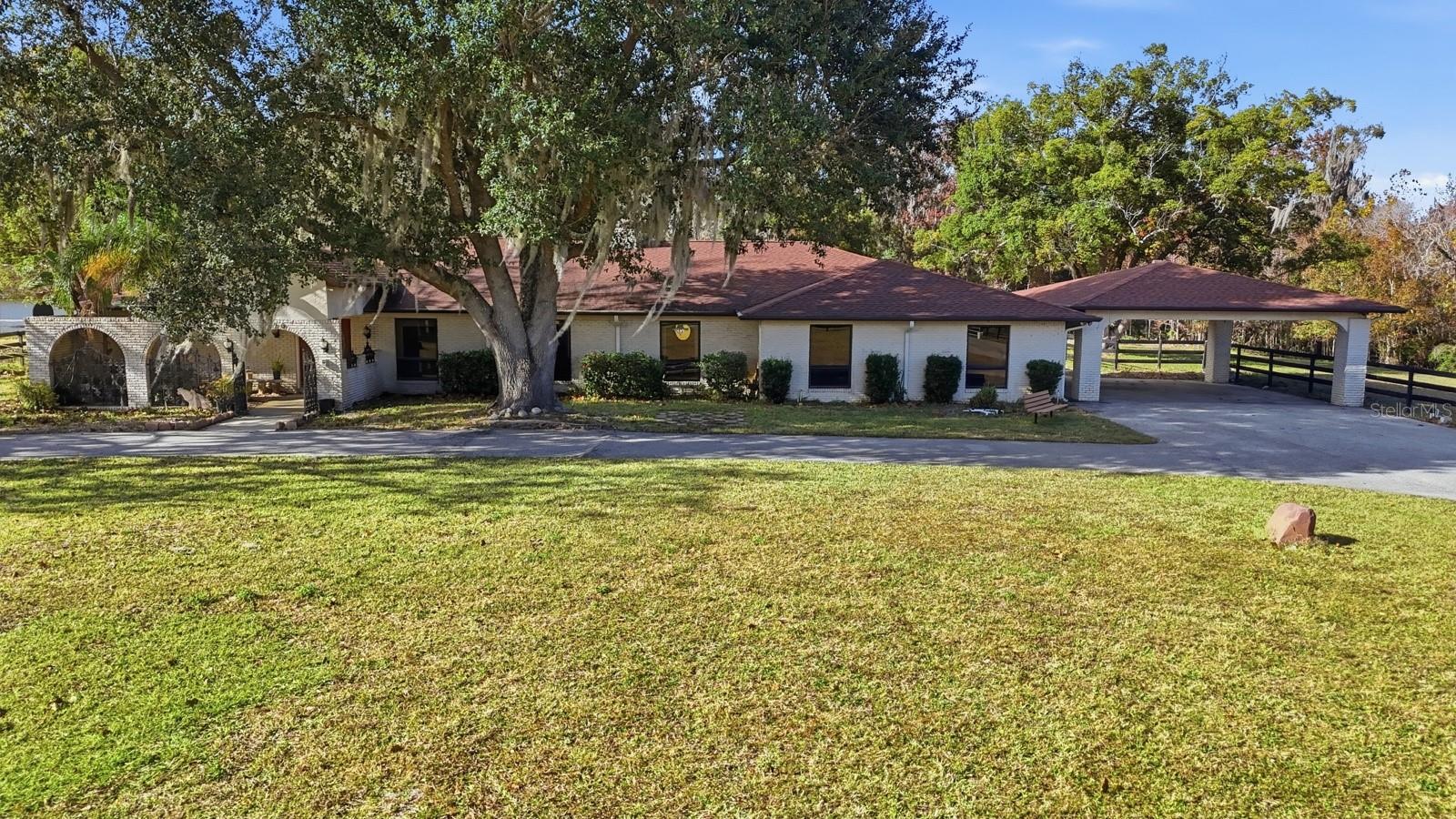 QUIET PLACE IN COUNTRY UNIT 01-04 - Residential