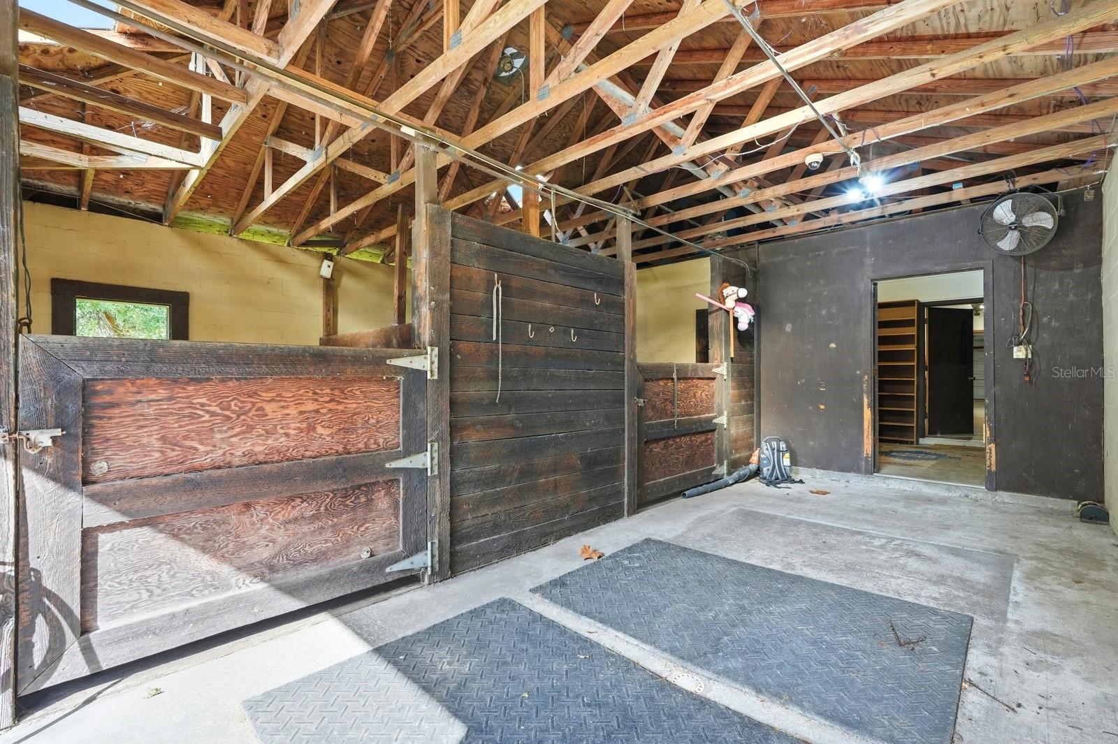 QUIET PLACE IN COUNTRY UNIT 01-04 - Residential