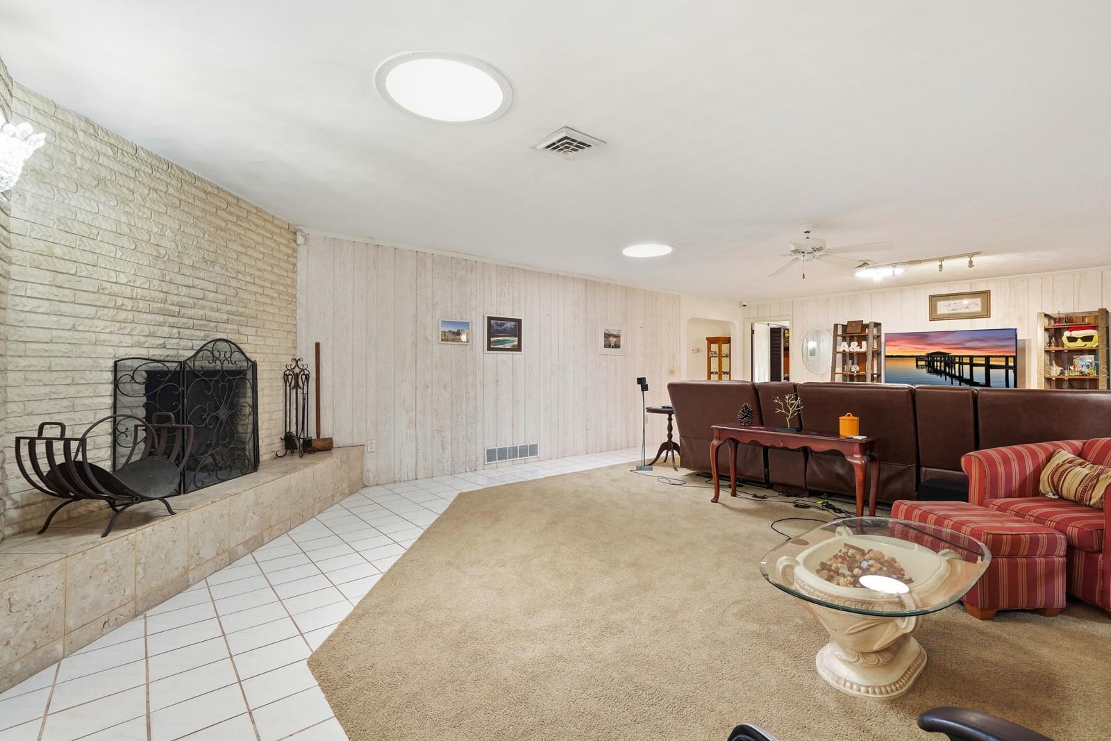 QUIET PLACE IN COUNTRY UNIT 01-04 - Residential