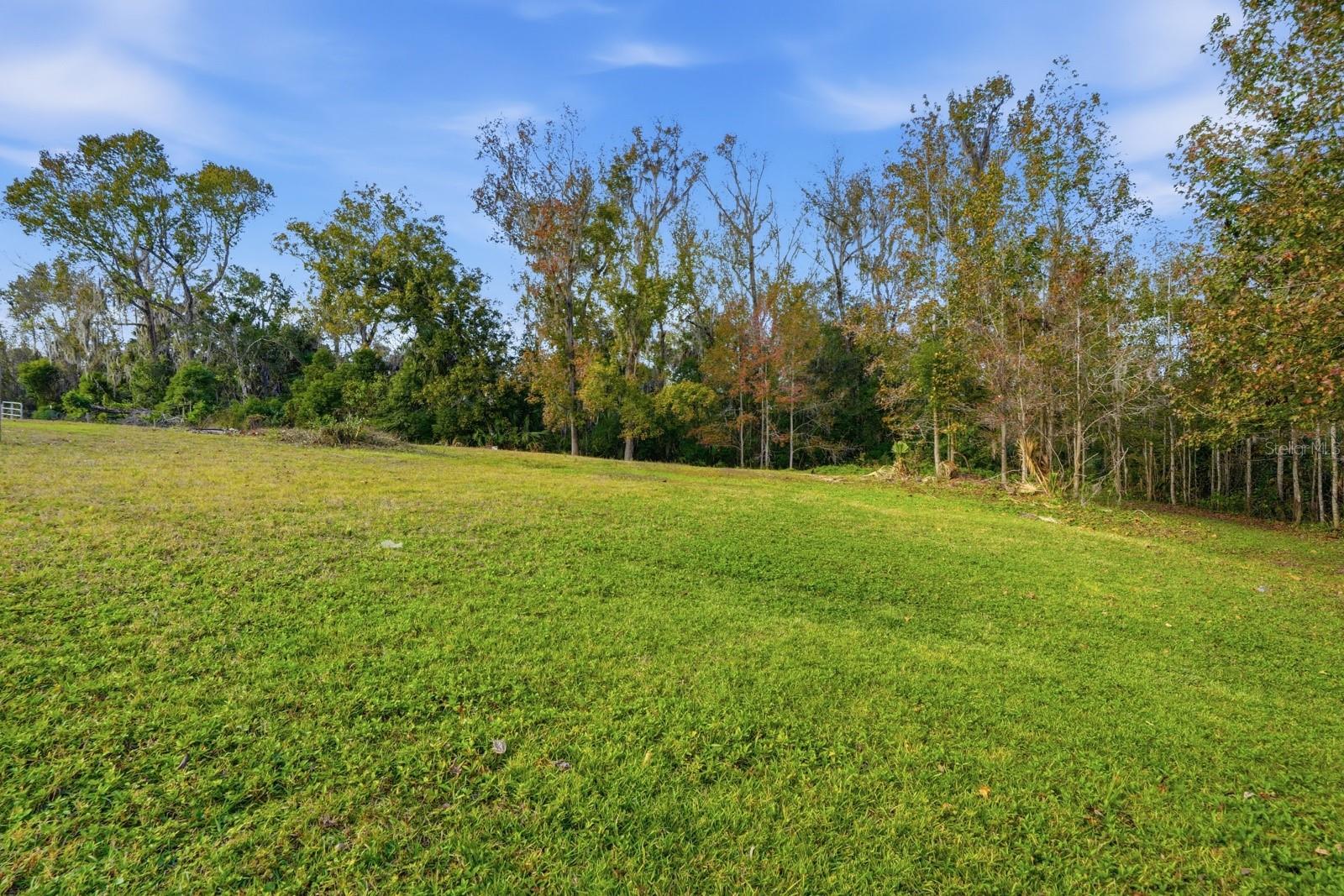 QUIET PLACE IN COUNTRY UNIT 01-04 - Residential