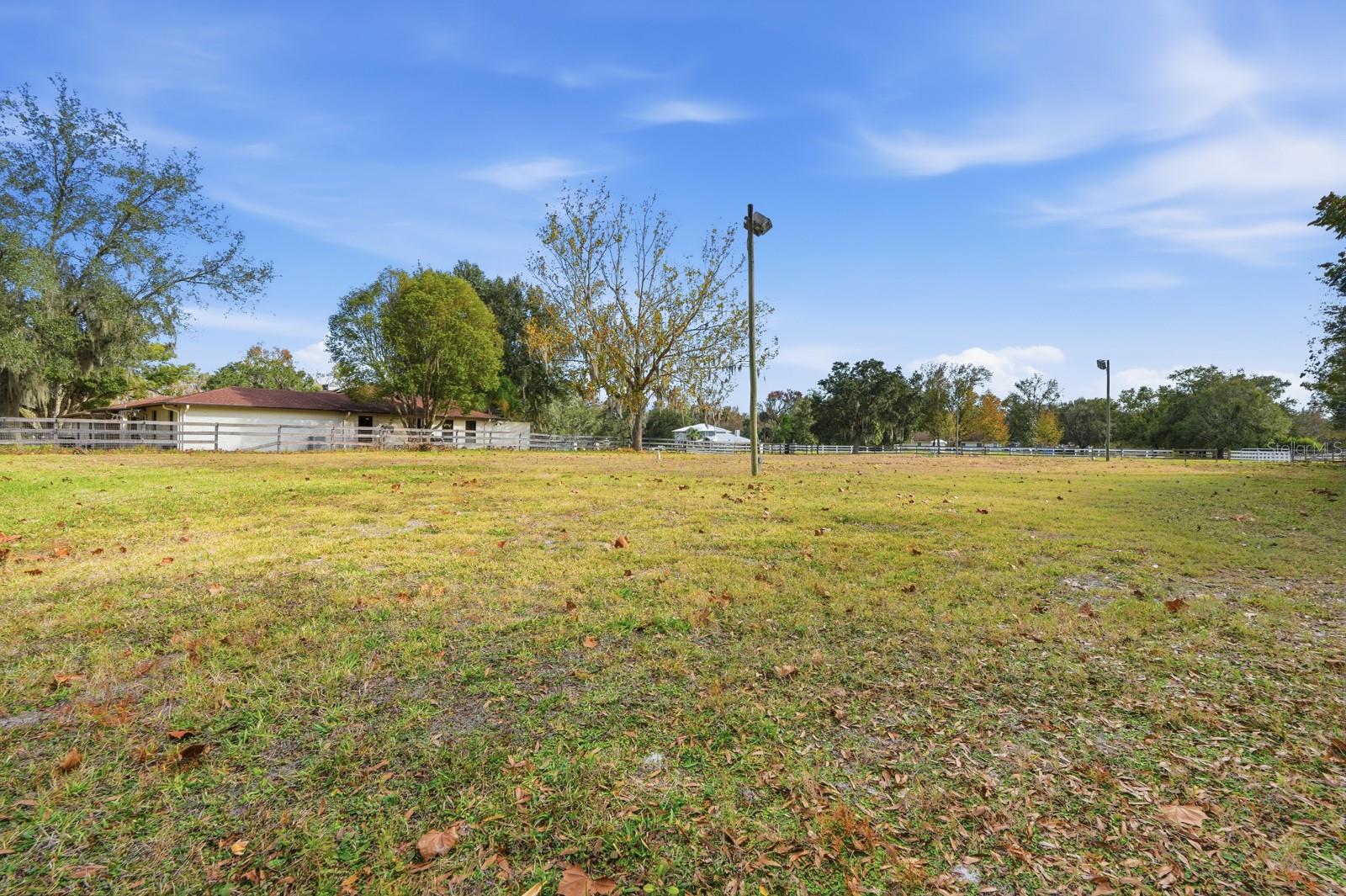 QUIET PLACE IN COUNTRY UNIT 01-04 - Residential