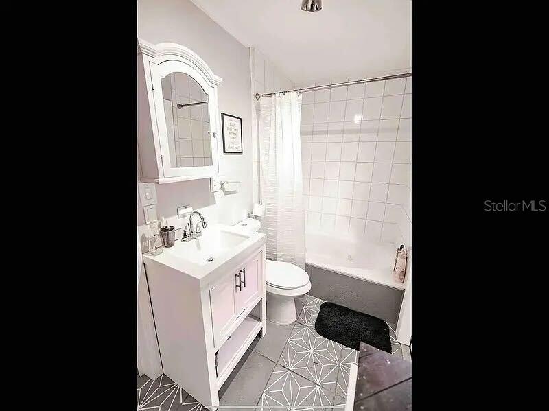 PINEWOOD SUB - Residential Income